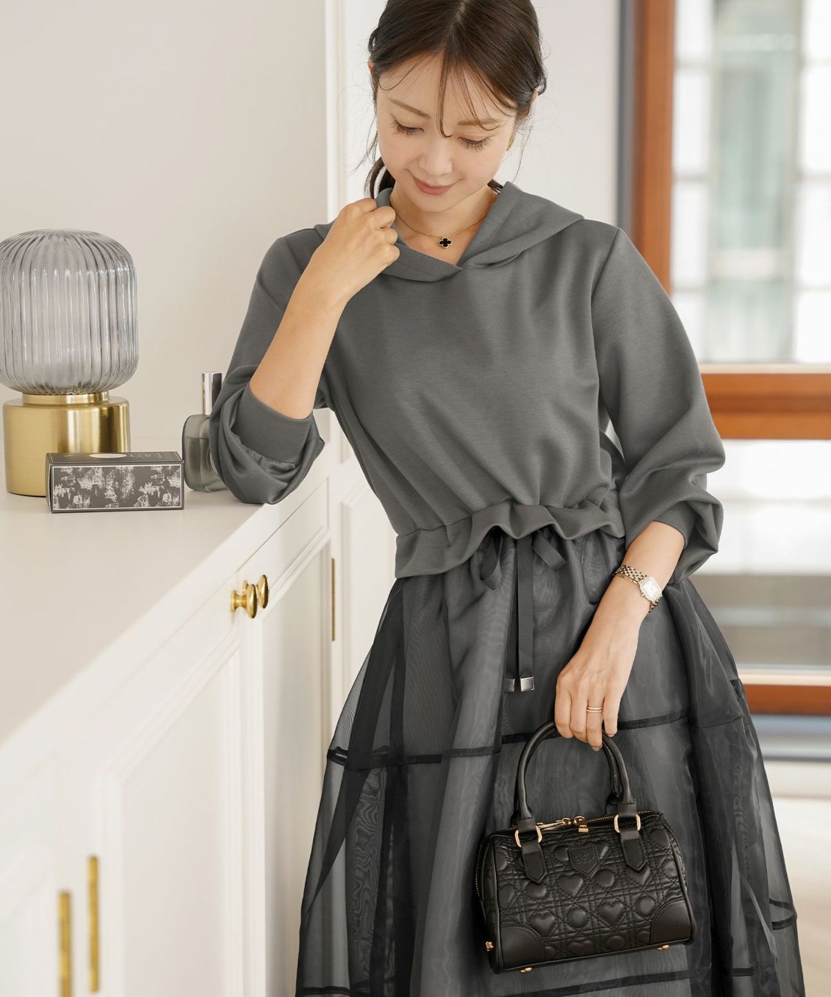 ダンボールニット オーガンジー ドッキング フード付き 長袖 ハイウエスト スタイルアップ 3段切替 大人フェミニン カジュアル フェミニン 体型カバー 秋冬 きれいめ 上品 ワンピース パーカー ピンク ライラック ネイビー チャコール