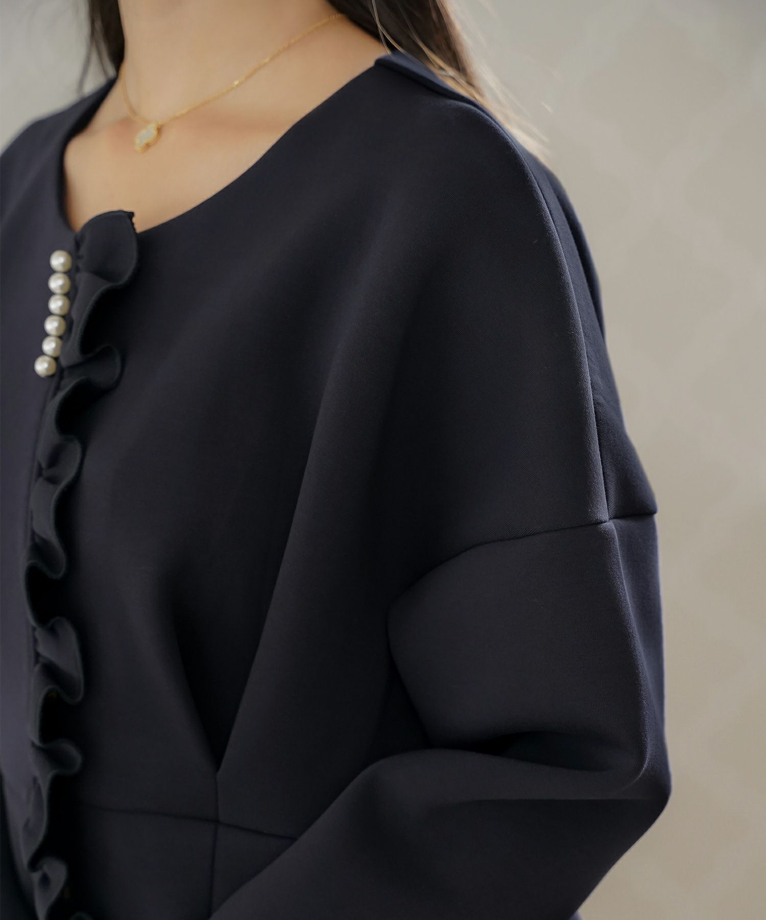 アウター ダンボールニット ロング丈 通勤 結婚式 披露宴 セレモニー 成人式 同窓会 デート 女子会 誕生日会 演奏会 発表会 七五三 20代 30代 パール フリル 長袖 オケージョン アイボリー ネイビー