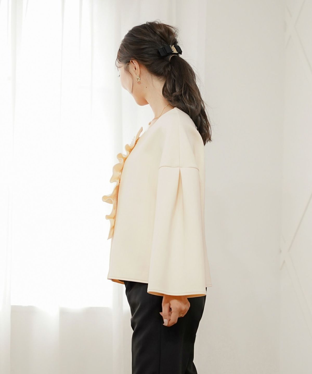 アウター ダンボールニット ミドル丈 ショート丈 通勤 結婚式 披露宴 セレモニー 成人式 同窓会 デート 女子会 誕生日会 演奏会 発表会 七五三 20代 30代 パール フリル 長袖 オケージョン アイボリー ネイビー