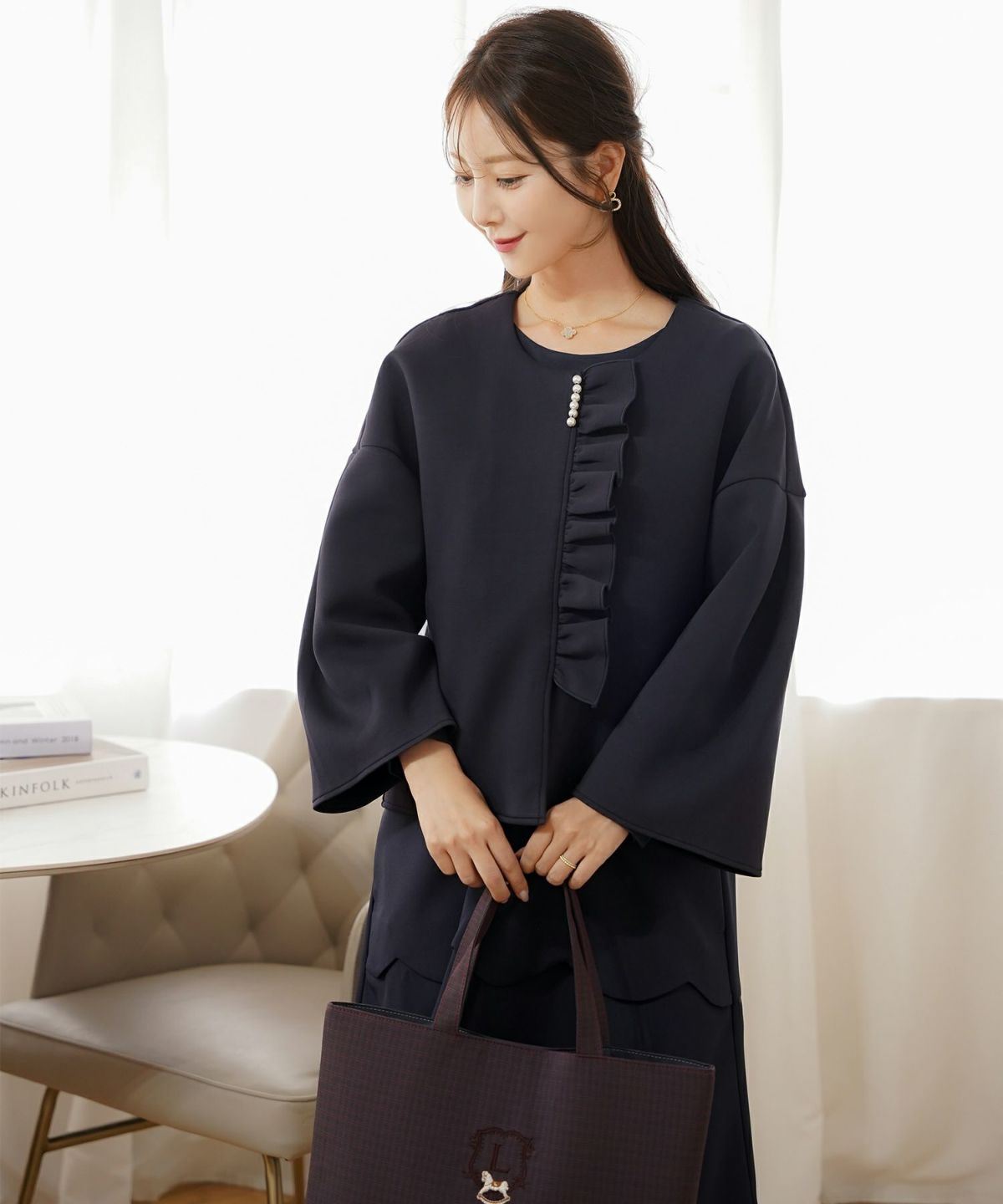 アウター ダンボールニット ミドル丈 ショート丈 通勤 結婚式 披露宴 セレモニー 成人式 同窓会 デート 女子会 誕生日会 演奏会 発表会 七五三 20代 30代 パール フリル 長袖 オケージョン アイボリー ネイビー