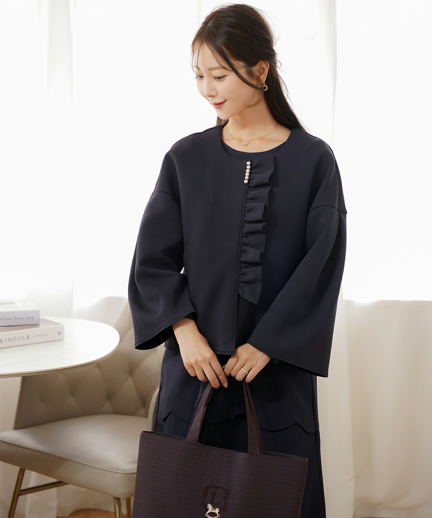 アウター ダンボールニット ミドル丈 ショート丈 通勤 結婚式 披露宴 セレモニー 成人式 同窓会 デート 女子会 誕生日会 演奏会 発表会 七五三 20代 30代 パール フリル 長袖 オケージョン アイボリー ネイビー