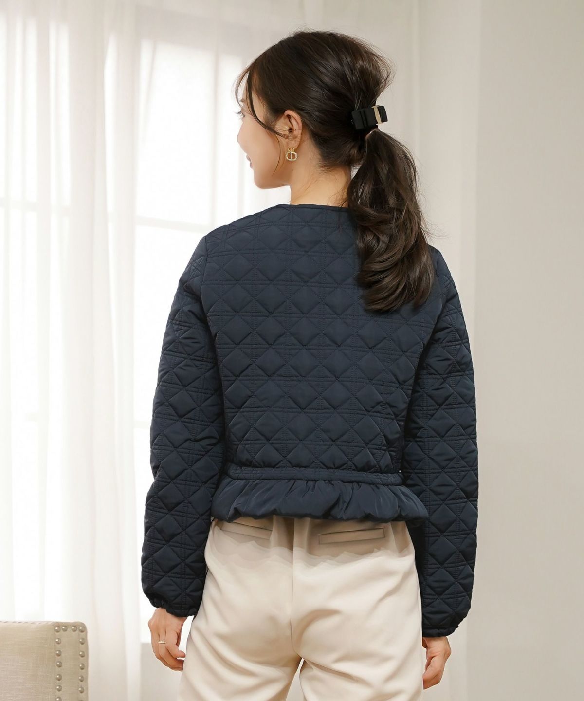 レデイース アウター キルティング インナーダウン ショート丈 ダイヤ柄 オシャレ コート ダウン 中綿 ２WAY 上品 エレガント カワイイ ベージュ ピンク ネイビー ブラック ホワイト フリル リボン 低身長 ジャケット