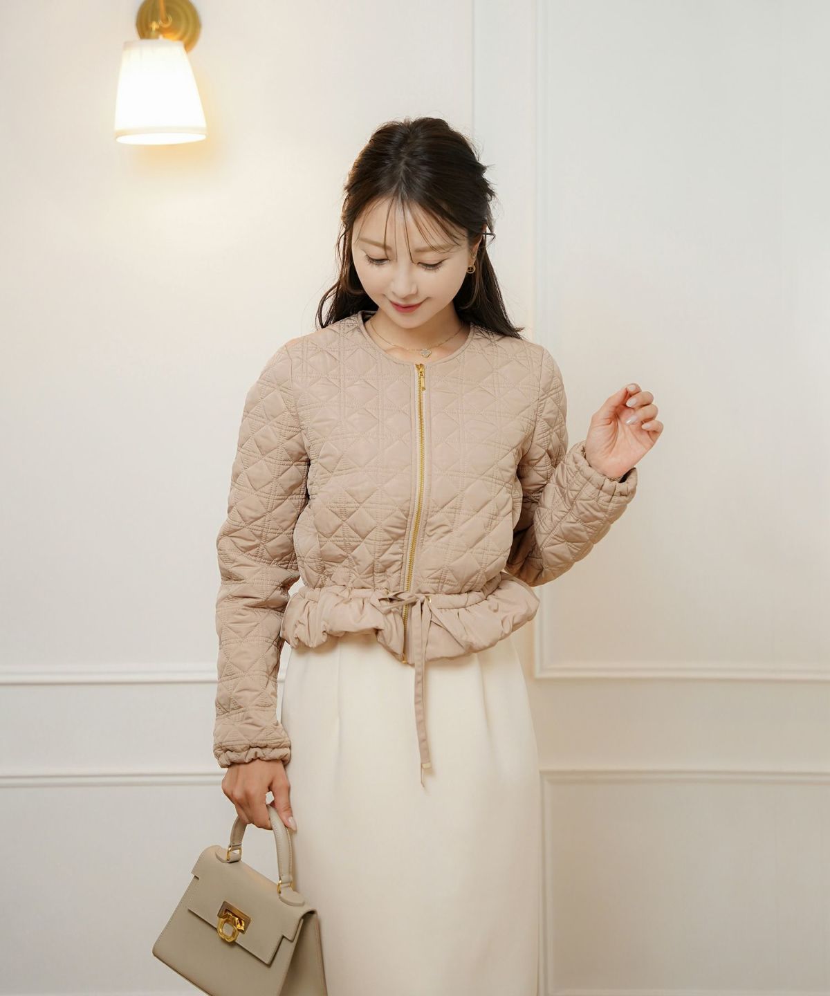 レデイース アウター キルティング インナーダウン ショート丈 ダイヤ柄 オシャレ コート ダウン 中綿 ２WAY 上品 エレガント カワイイ ベージュ ピンク ネイビー ブラック ホワイト フリル リボン 低身長 ジャケット