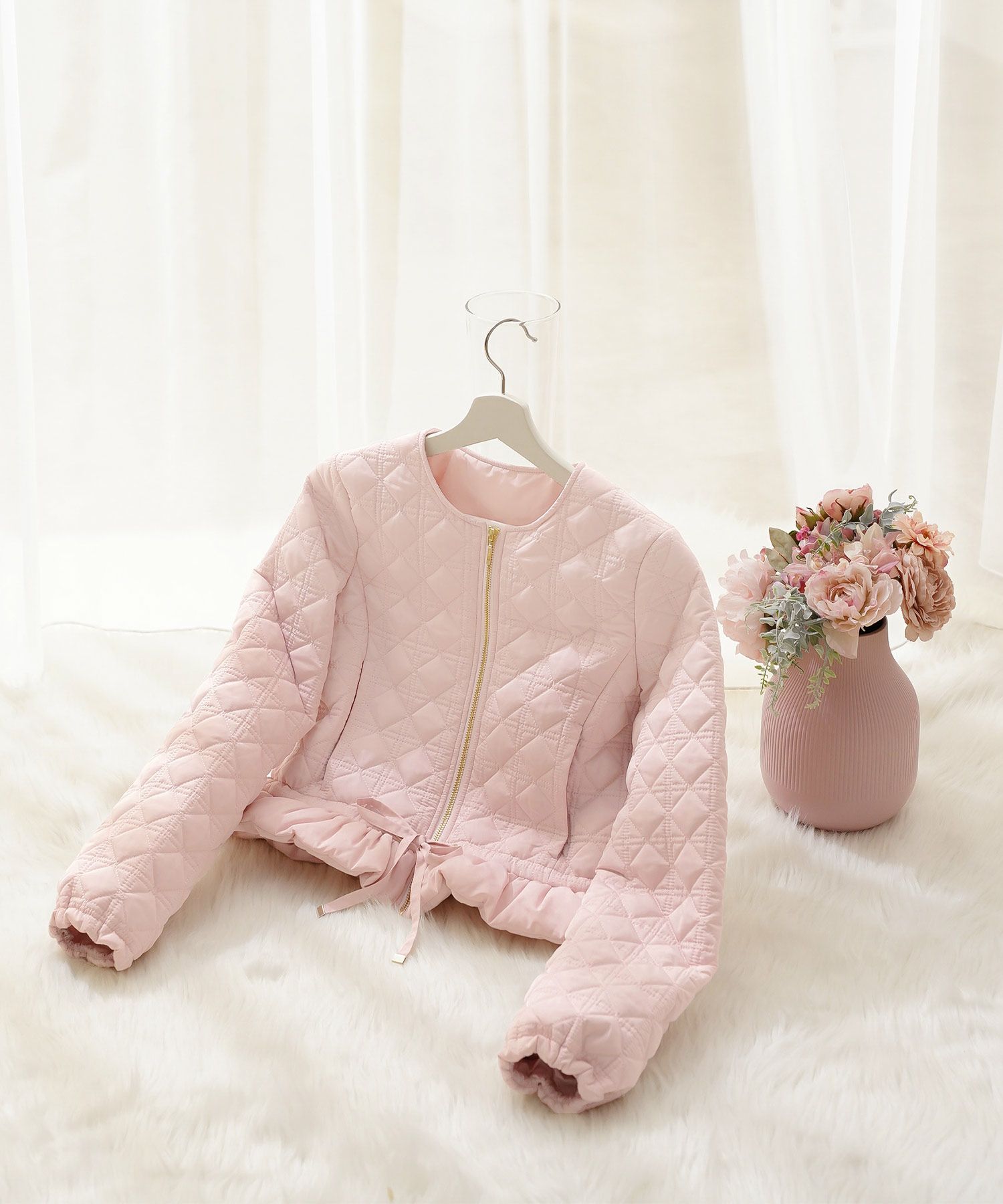 レデイース アウター キルティング ショート丈 ダイヤ柄 オシャレ 中綿 2WAY 上品 エレガント カワイイ ベージュ ピンク ネイビー ブラック ホワイト フリル リボン 低身長 ジャケット