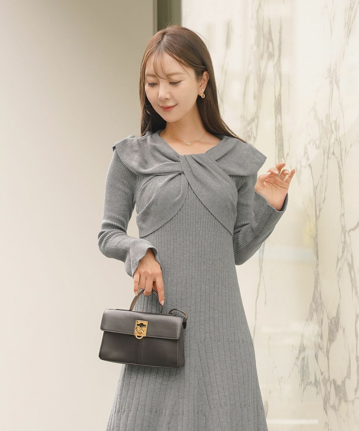 ワンピース ニット リボン オフショル 長袖 フレア袖 スリーブ ブラウン モカ ネイビー グレー きれいめ 楽ちん ディナー 食事会 女子会