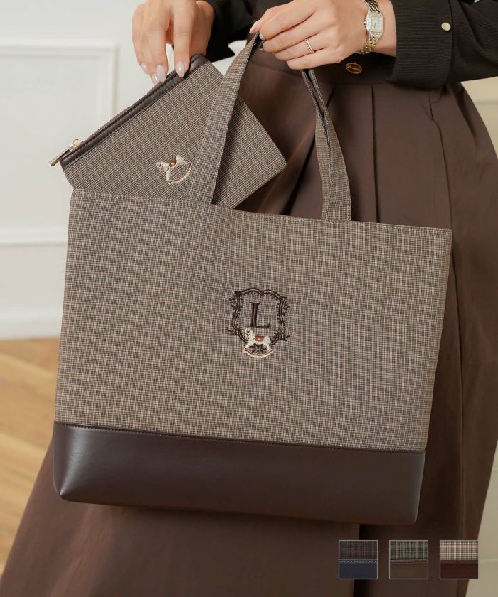 バッグ クラシカル カジュアル 学校行事 授業参観 トートバッグ ポーチ セット 木馬 エンブレム お揃い きれいめ オケージョン ネイビー グリーン ベージュ ブラウン