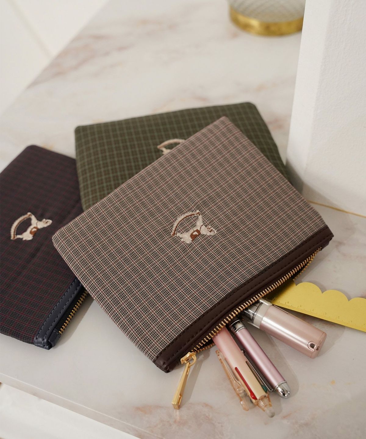 バッグ クラシカル カジュアル 学校行事 授業参観 トートバッグ ポーチ セット 木馬 エンブレム お揃い きれいめ オケージョン ネイビー グリーン ベージュ ブラウン