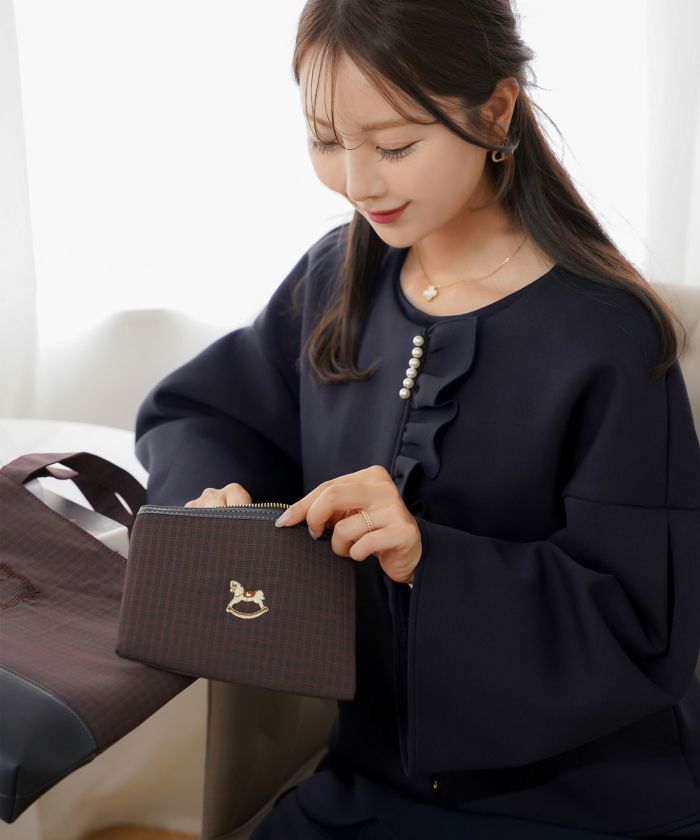 新品未使用　マザーズバッグ　vaniller 木馬モチーフ　ネイビー 木馬モチーフ 刺繍 マザーズ トートバッグ le reve vaniller 全4色