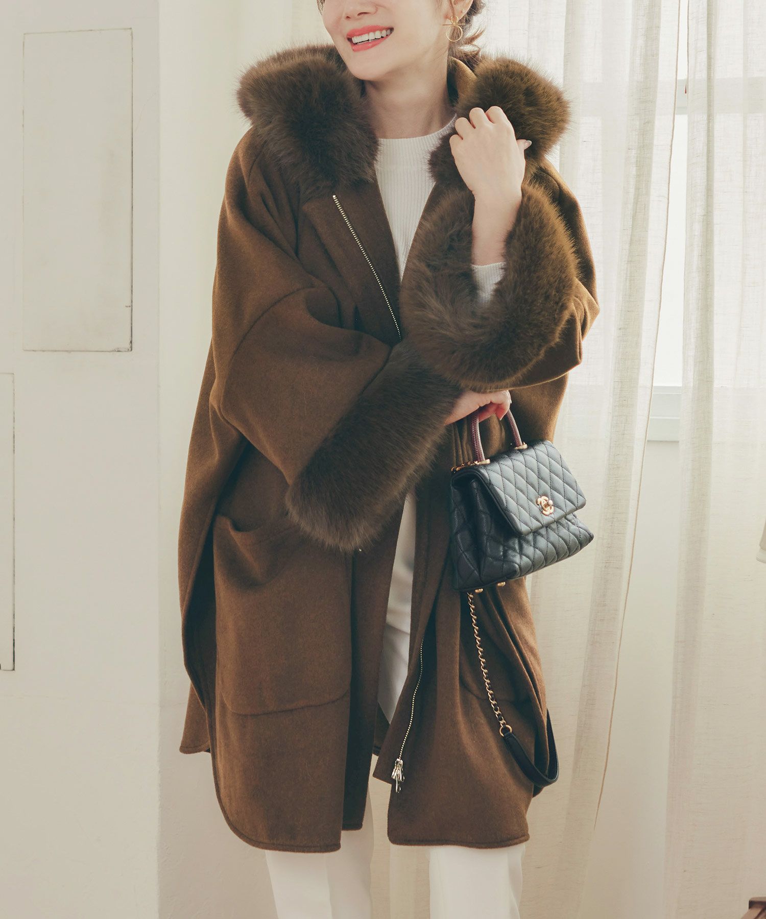 値引き】新品未使用タグ付 フェイクファー ケープ ポンチョ Liala×PG