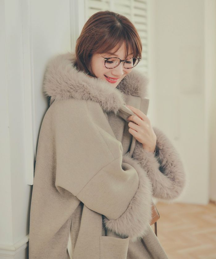 NewYear-SALE フェイクファー ケープ ポンチョ Liala×PG 全3色｜lpg141