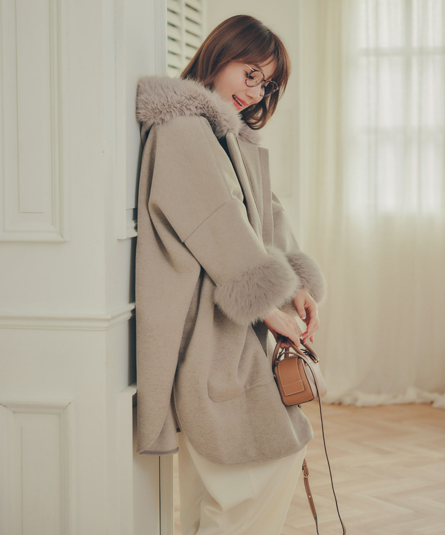 CLEARANCE-SALE フェイクファー ケープ ポンチョ Liala×PG 全3色