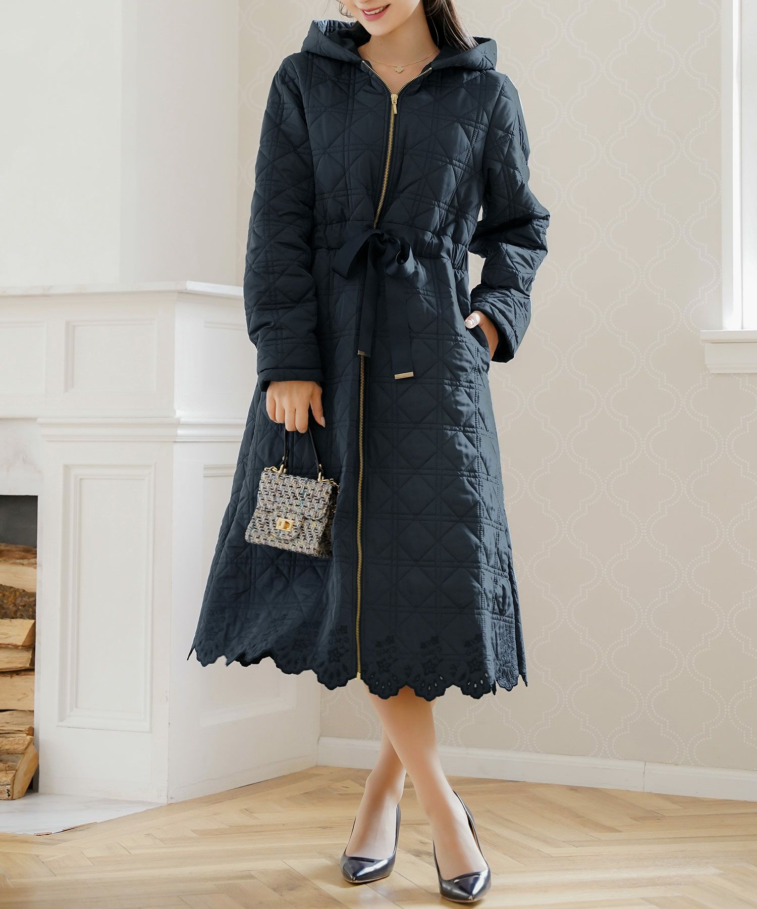 レデイース アウター キルティング ダウン ロング丈 ダイヤ柄 オシャレ コート ダウン 中綿 ２WAY 上品 エレガント カワイイ ベージュ ピンク ネイビー ブラック ホワイト フリル リボン 低身長 ジャケット