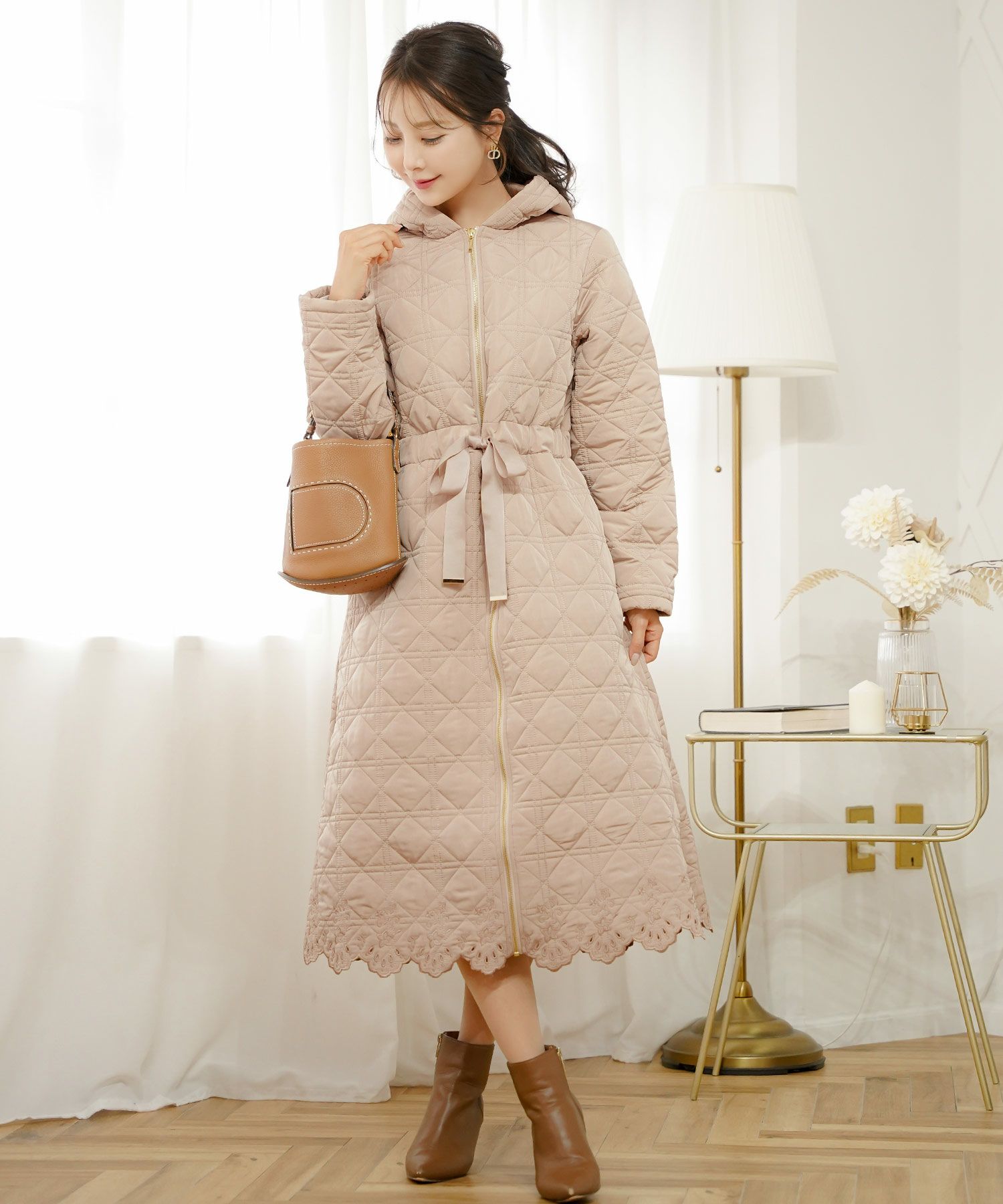 レデイース アウター キルティング ダウン ロング丈 ダイヤ柄 オシャレ コート ダウン 中綿 ２WAY 上品 エレガント カワイイ ベージュ ピンク ネイビー ブラック ホワイト フリル リボン 低身長 ジャケット