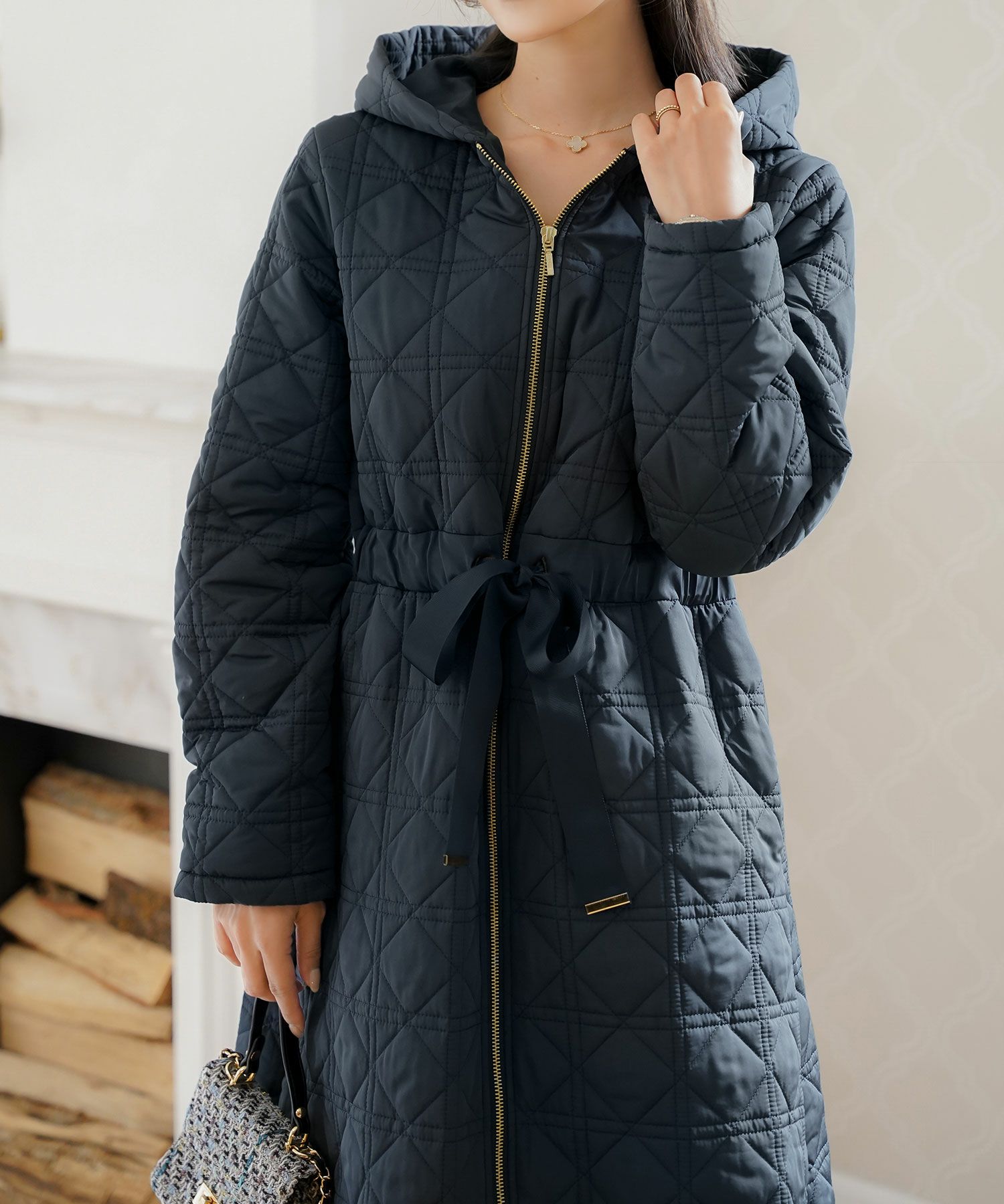 レデイース アウター キルティング ダウン ロング丈 ダイヤ柄 オシャレ コート ダウン 中綿 ２WAY 上品 エレガント カワイイ ベージュ ピンク ネイビー ブラック ホワイト フリル リボン 低身長 ジャケット