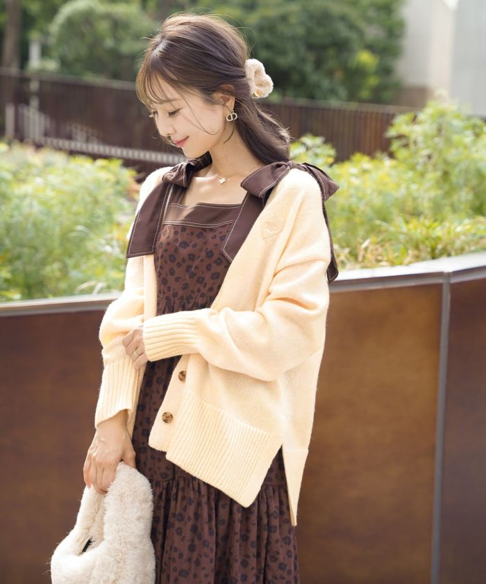 カーディガン ゆったり 刺繍 ハート ロゴ ピンク ミント ブラウン アイボリー スリット 大きめ ミドルゲージ 可愛い フェミニン 上品 カジュアル エレガント