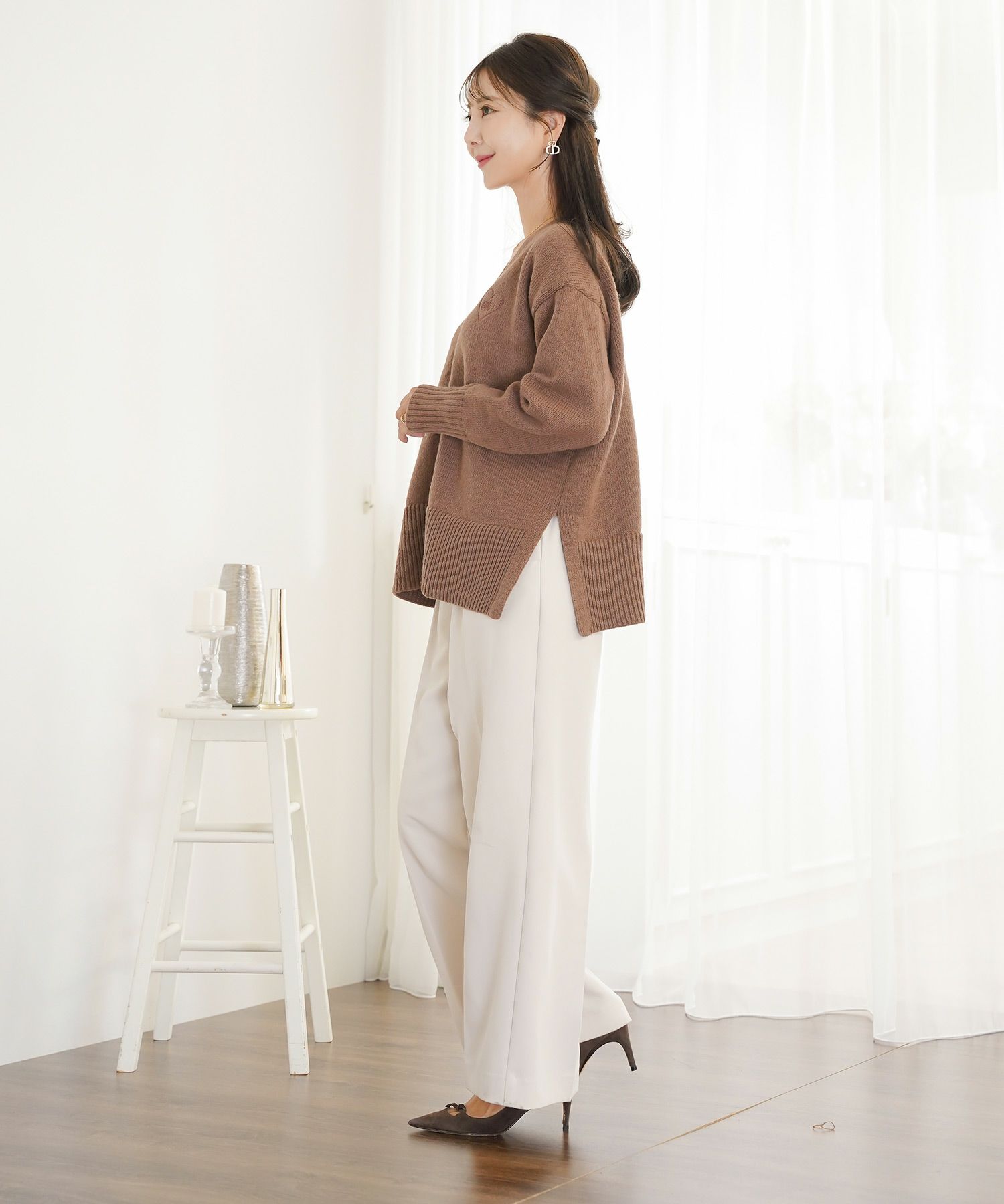 カーディガン ゆったり 刺繍 ハート ロゴ ピンク ミント ブラウン アイボリー スリット 大きめ ミドルゲージ 可愛い フェミニン 上品 カジュアル エレガント