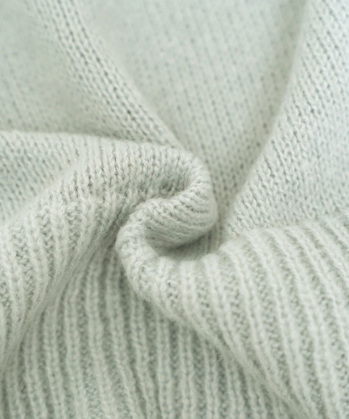 カーディガン ゆったり 刺繍 ハート ロゴ ピンク ミント ブラウン アイボリー スリット 大きめ ミドルゲージ 可愛い フェミニン 上品 カジュアル エレガント