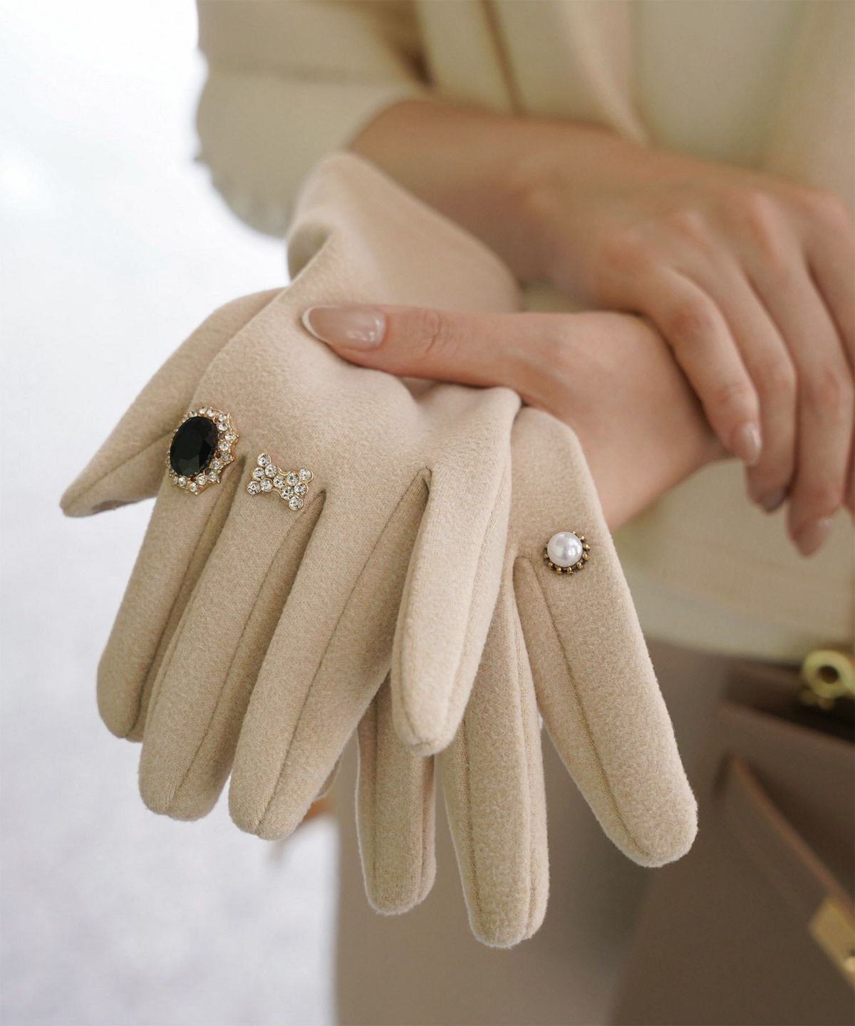 ビジュー リング グローブ レディース グローブ 手袋 シンプル ジュエリー 裏起毛 防寒 秋 冬 ベージュ/ブラック