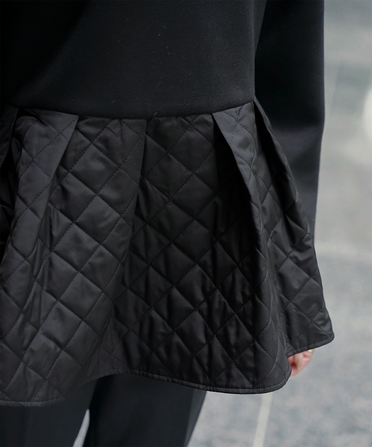 キルティング ペプラム トップス キルティング ボンディング 異素材 きれいめ 長袖 オフィス 学校行事 ホワイト/ブラック/M