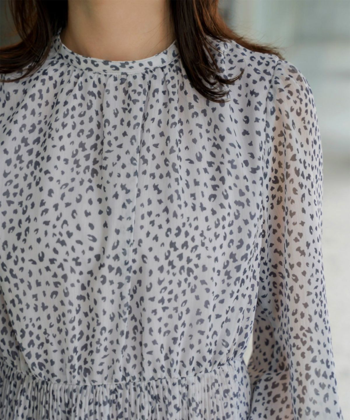 レディース ワンピース レオパード 長袖 スタンドカラー プリーツワンピース プリーツ きれいめ 上品 洗える ホワイト/ライトグレー/ブラック/S/M