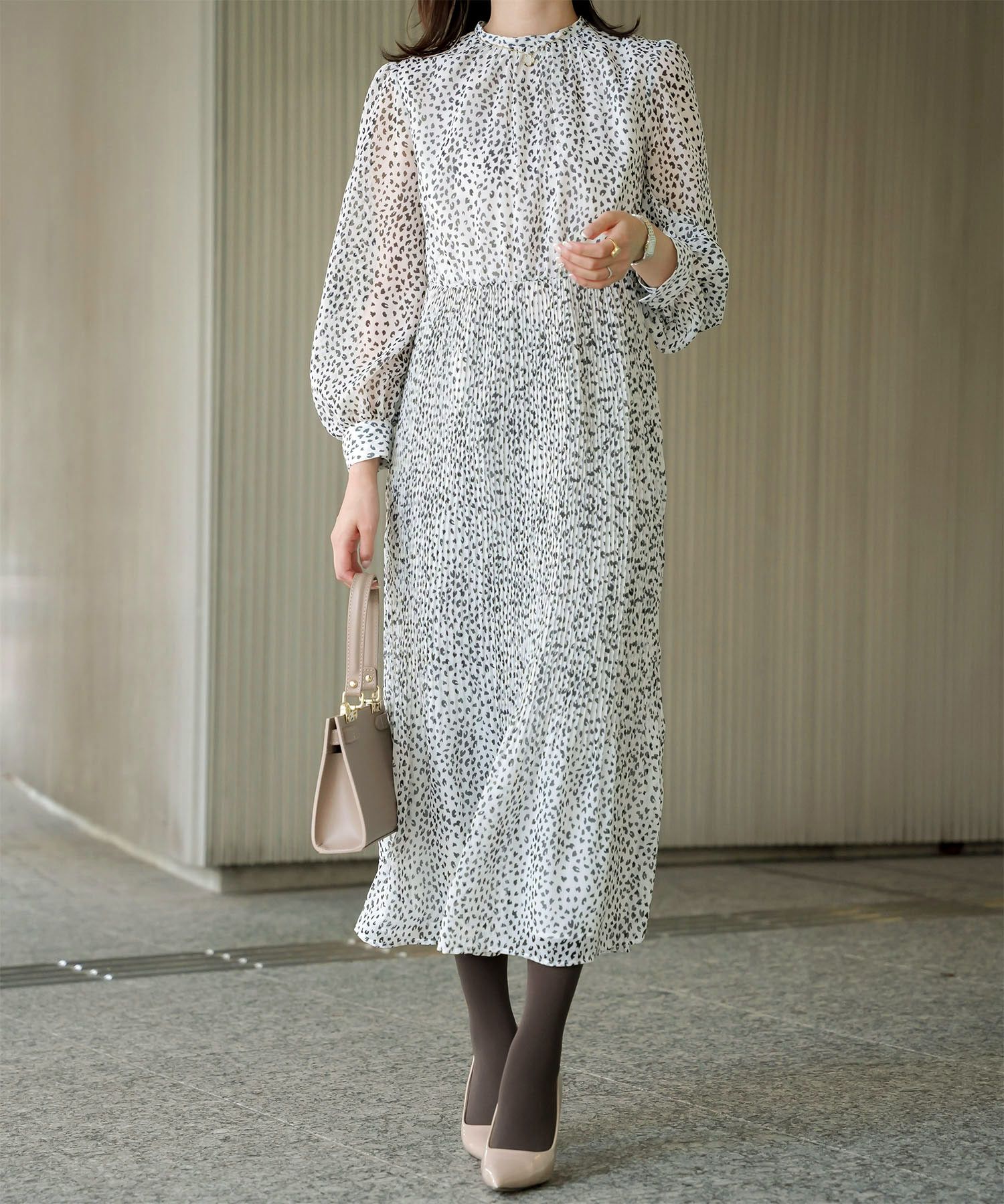 レディース ワンピース レオパード 長袖 スタンドカラー プリーツワンピース プリーツ きれいめ 上品 洗える ホワイト/ライトグレー/ブラック/S/M