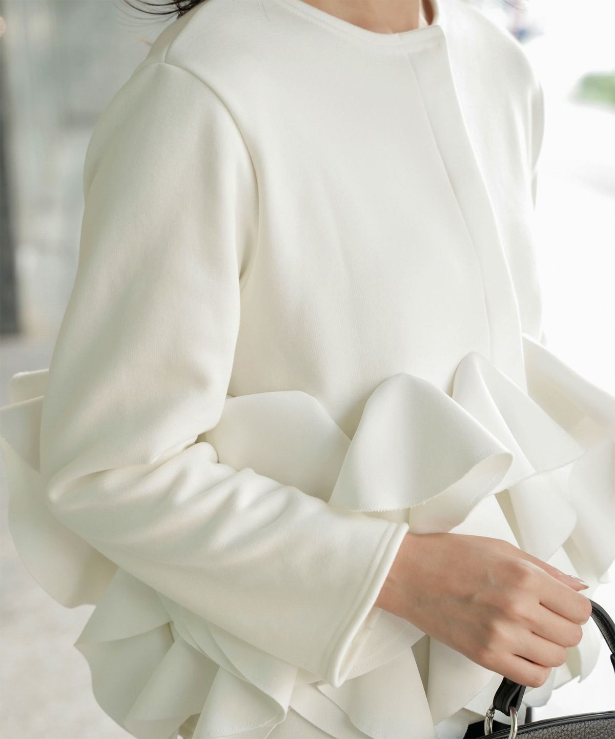 ボンバーヒート フリルヘム ジャケット HUIT ジャケット アウター ノーカラー トップス 裏起毛 秋 冬 ホワイト/ブラック/M