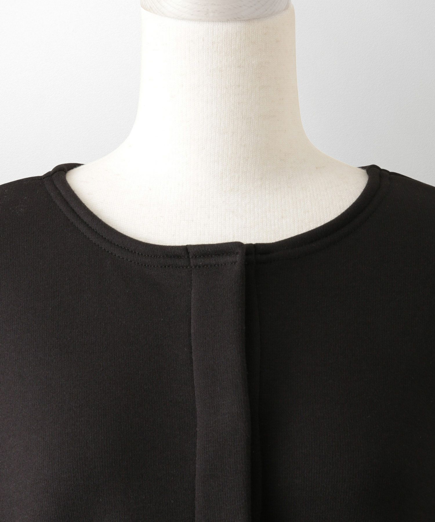 ボンバーヒート フリルヘム ジャケット HUIT ジャケット アウター ノーカラー トップス 裏起毛 秋 冬 ホワイト/ブラック/M