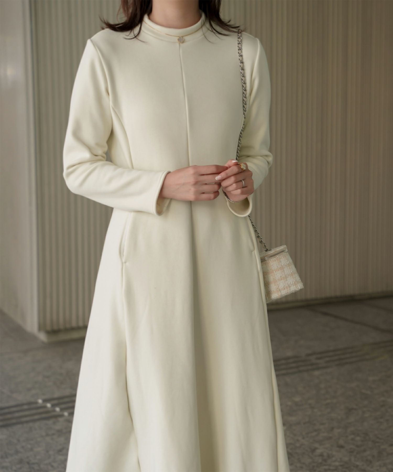 ボンバーヒート Aライン ワンピース HUIT レディース ハイネック スタンドネック 裏起毛 秋 冬 アイボリー/チャコール/ブラック/M