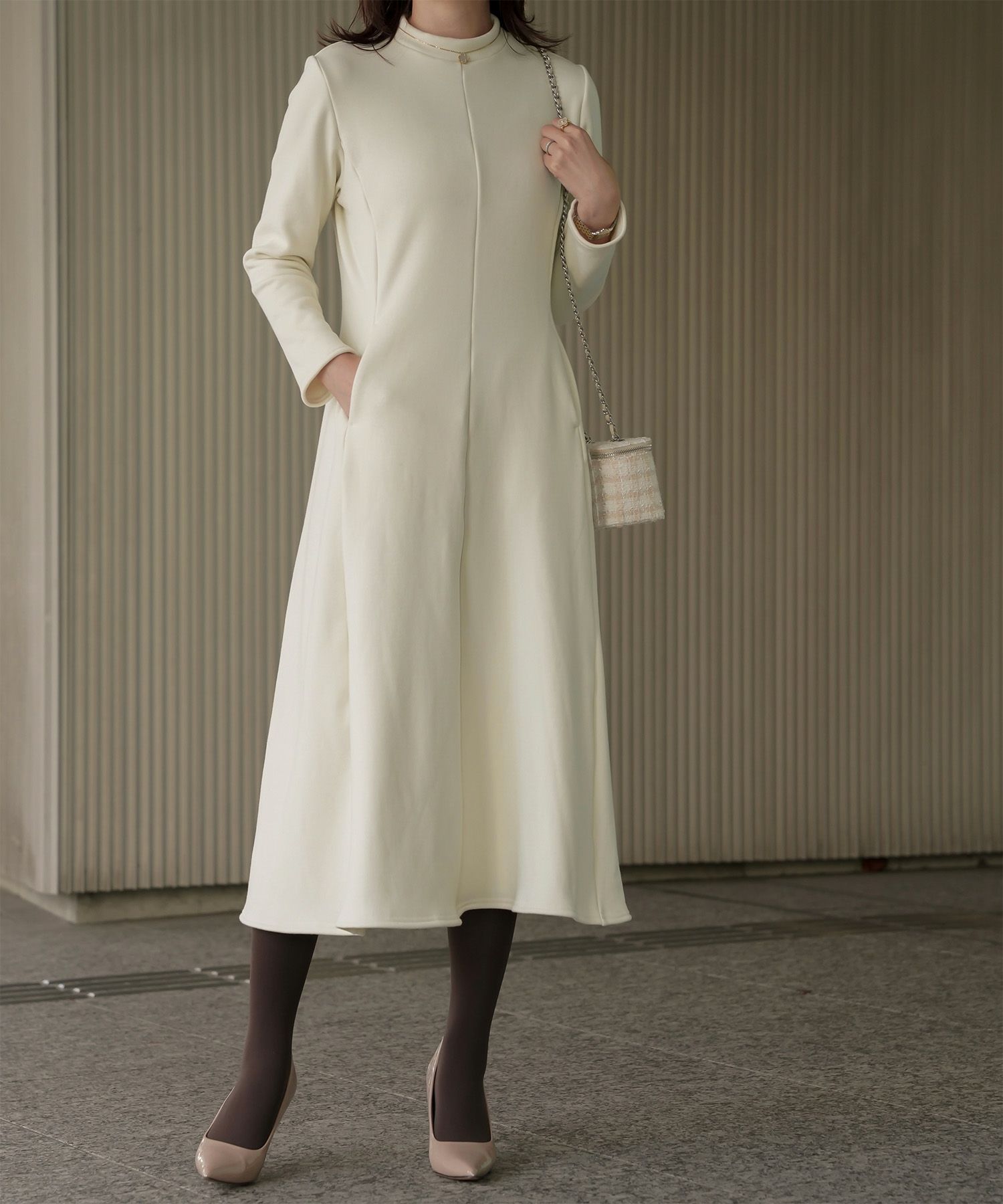 ボンバーヒート Aライン ワンピース HUIT レディース ハイネック スタンドネック 裏起毛 秋 冬 アイボリー/チャコール/ブラック/M