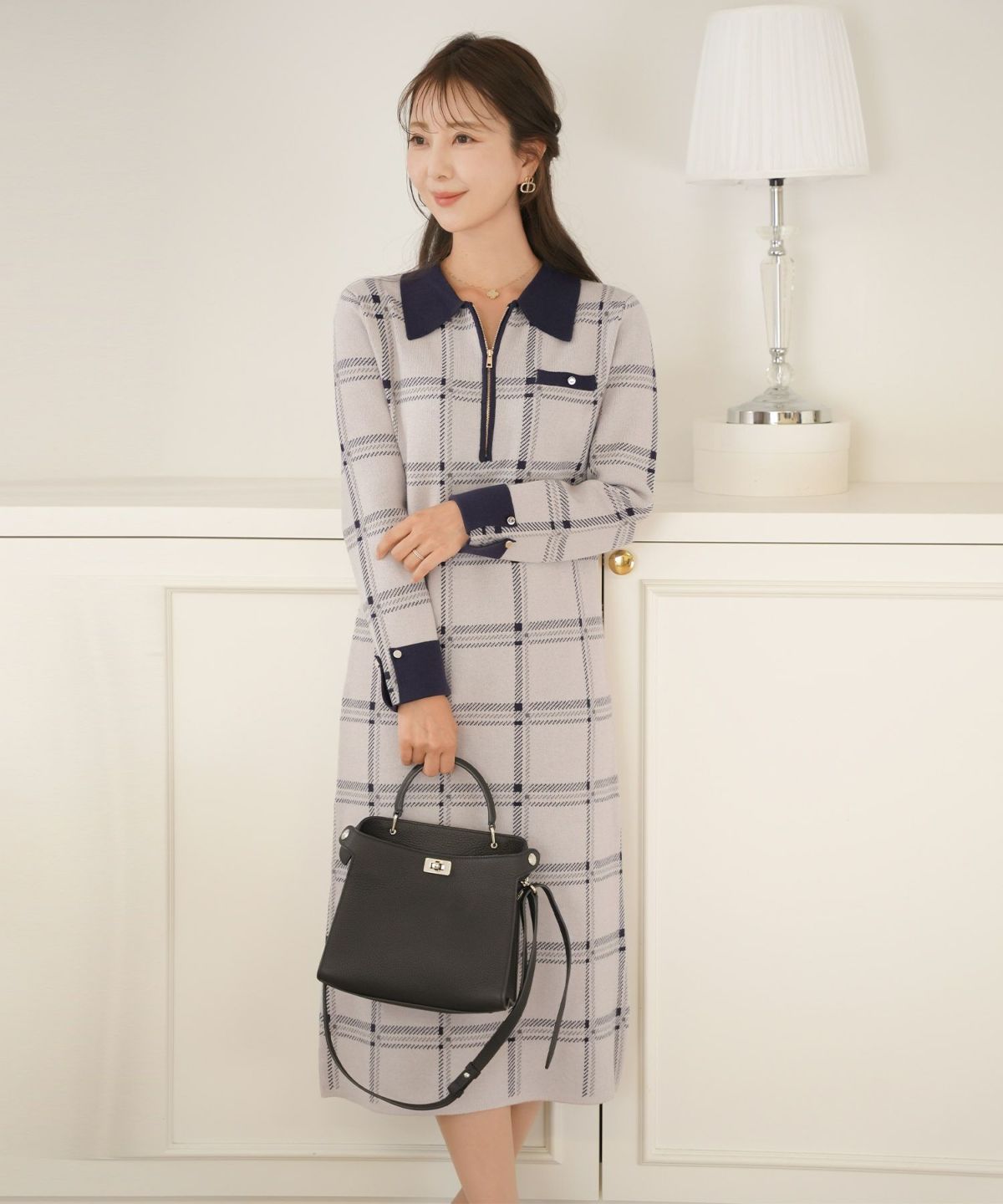 ワンピース ニット 襟 フロントファスナー カフス 配色 バイカラー ボタン タイト ナロー セミフレア 膝下丈 チェック柄 ロービングチェック 秋 冬 春 ブラウン グレー ネイビー ベージュ アイボリー 上品 フェミニン 大人 エレガント 長袖