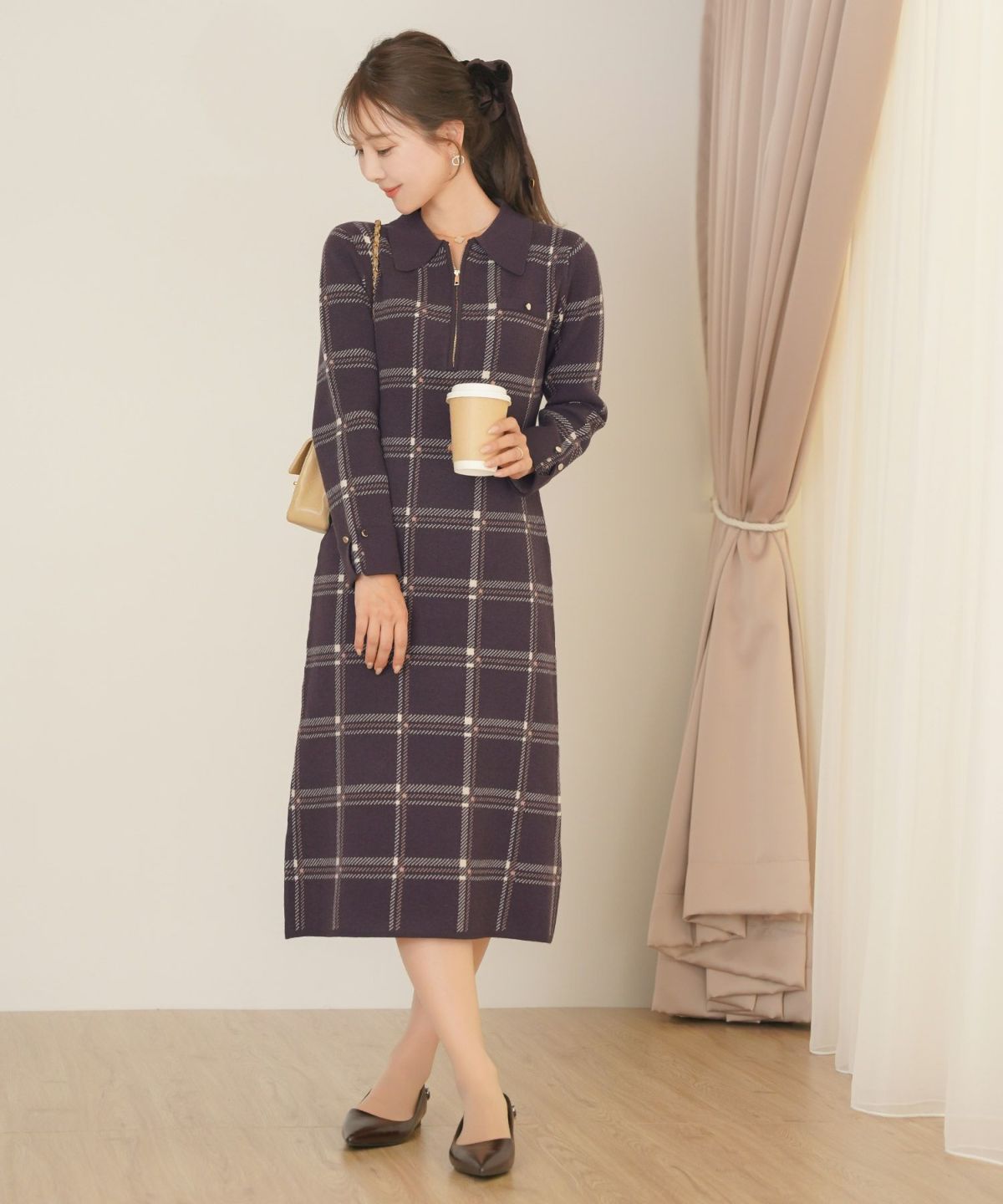 ワンピース ニット 襟 フロントファスナー カフス 配色 バイカラー ボタン タイト ナロー セミフレア 膝下丈 チェック柄 ロービングチェック 秋 冬 春 ブラウン グレー ネイビー ベージュ アイボリー 上品 フェミニン 大人 エレガント 長袖
