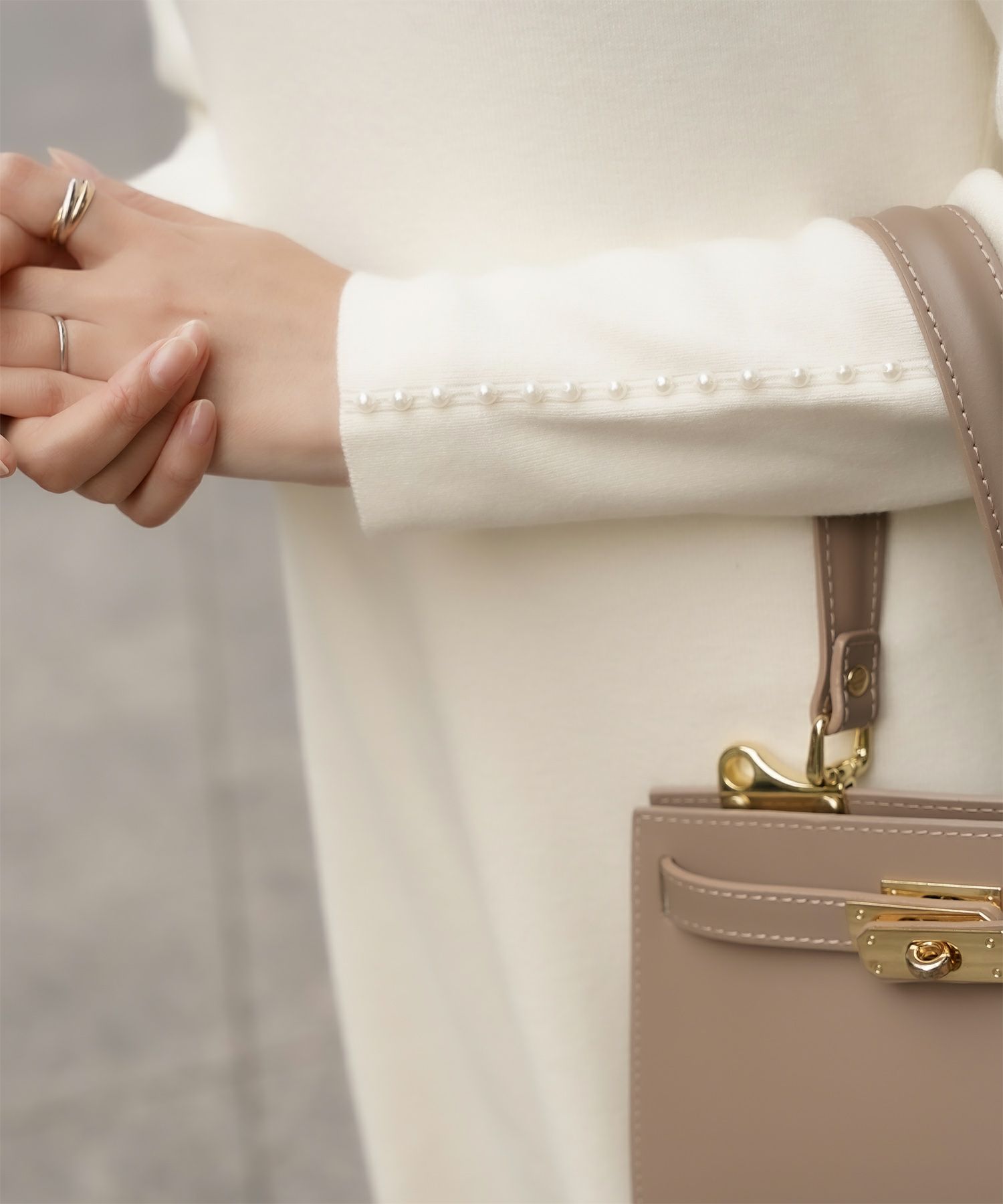 パールトリム Aライン ニット ワンピース レディース 秋 冬 春 ウェーブ オフィス 大人 アイボリー グレー ブラック M