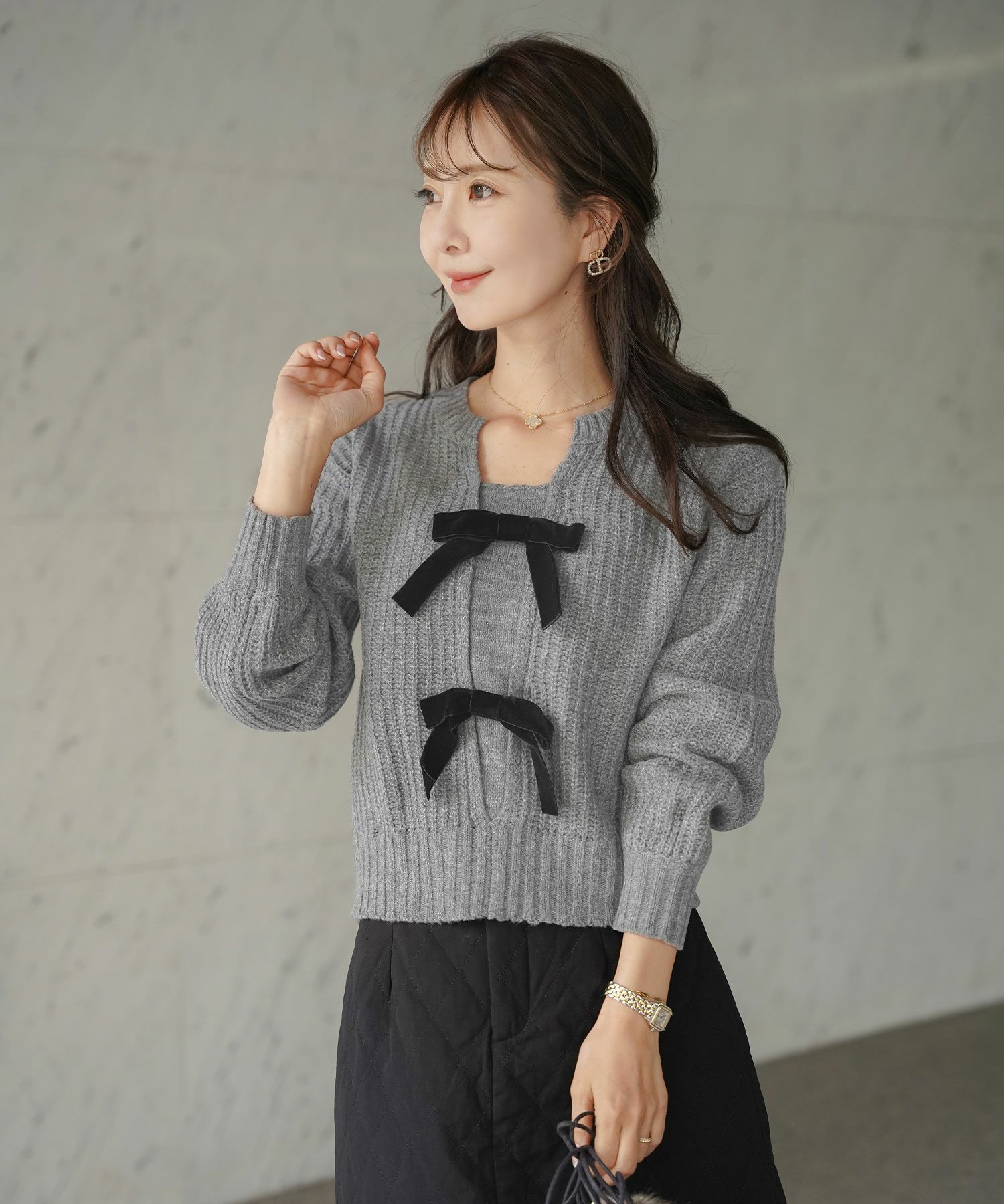 トップス ニット 長袖 ローゲージ ざっくり 編み 畔編み ミント ピンクベージュ アイボリー チャコール 秋 冬 リボン ベロア オシャレ 上品 カワイイ エレガント ジョイントスペース