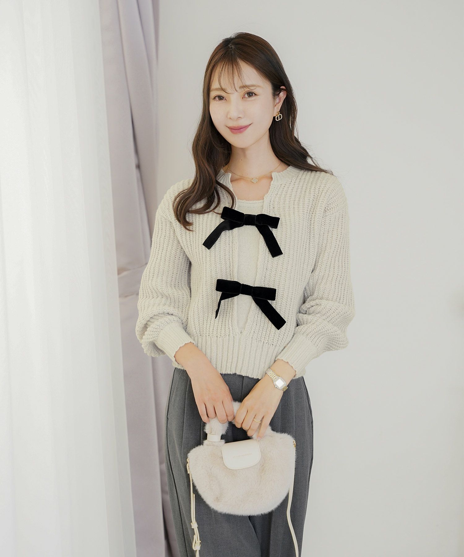 トップス ニット 長袖 ローゲージ ざっくり 編み 畔編み ミント ピンクベージュ アイボリー チャコール 秋 冬 リボン ベロア オシャレ 上品 カワイイ エレガント ジョイントスペース