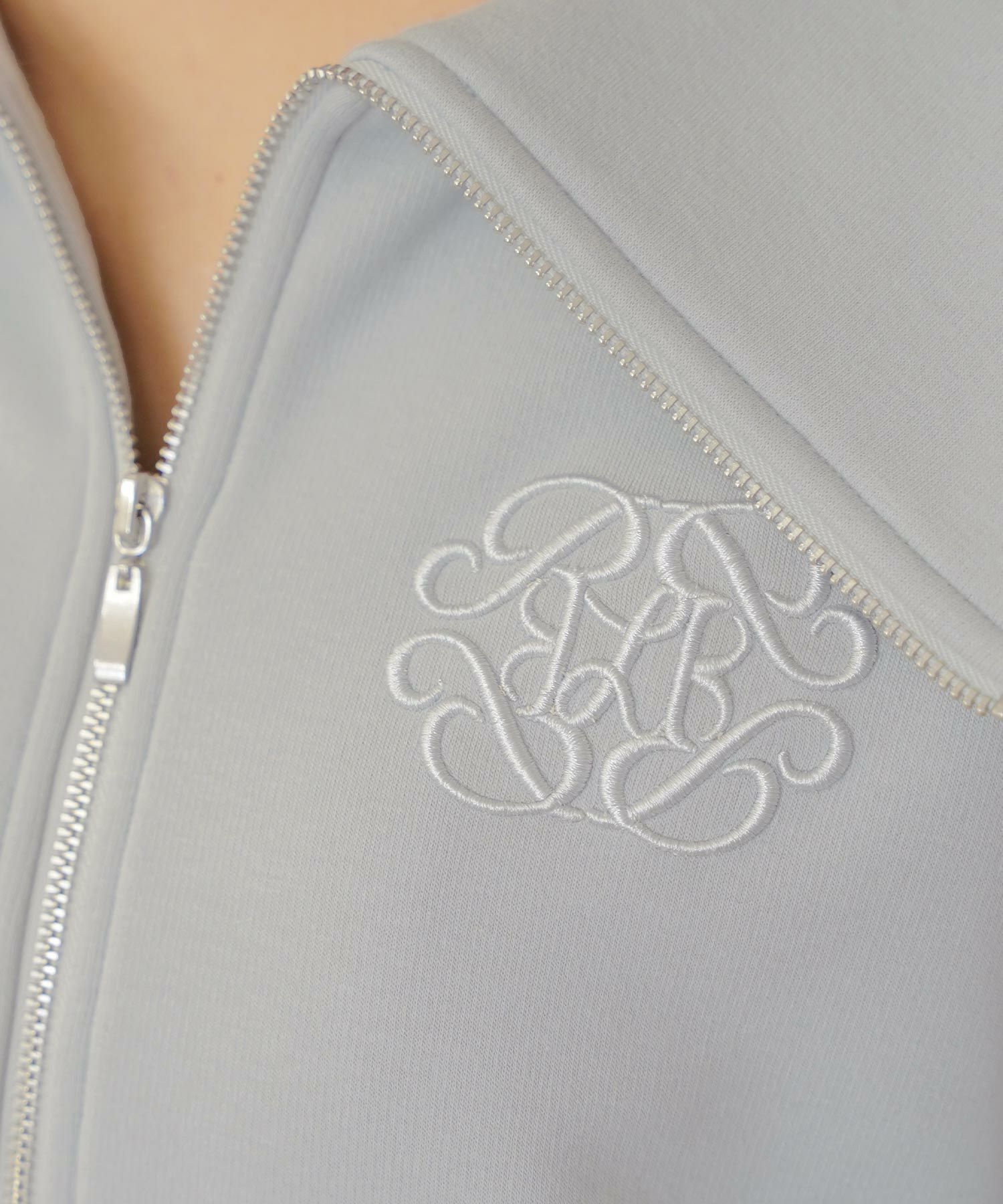 トップス カットソー 裏起毛 スウェット ワンマイル カワイイ ロゴ 上品 エレガント 刺繍 イニシャル ブランドロゴ カジュアル 羽織 襟 リブ 長袖 ピンク サックス ネイビー 秋 冬