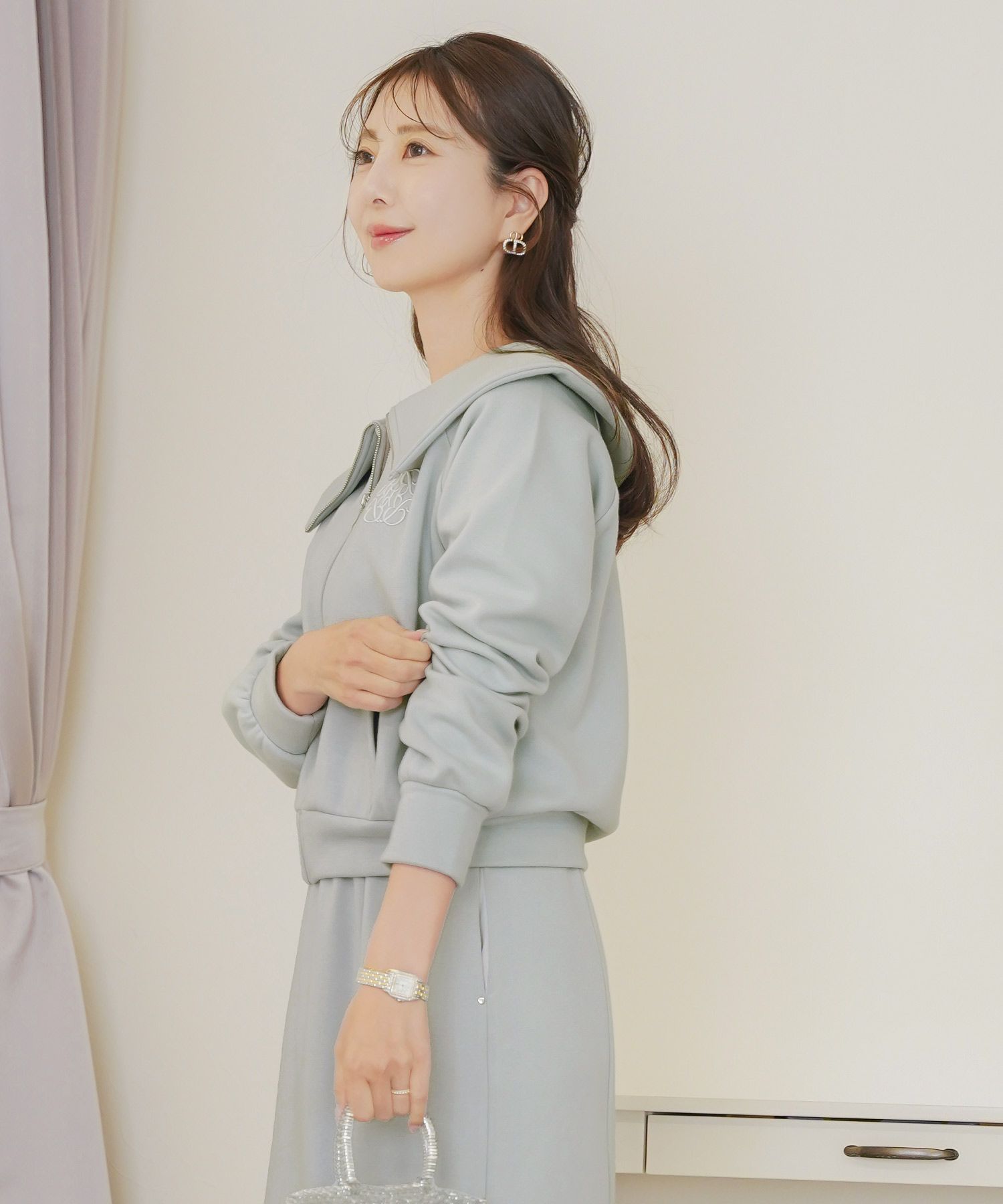 トップス カットソー 裏起毛 スウェット ワンマイル カワイイ ロゴ 上品 エレガント 刺繍 イニシャル ブランドロゴ カジュアル 羽織 襟 リブ 長袖 ピンク サックス ネイビー 秋 冬