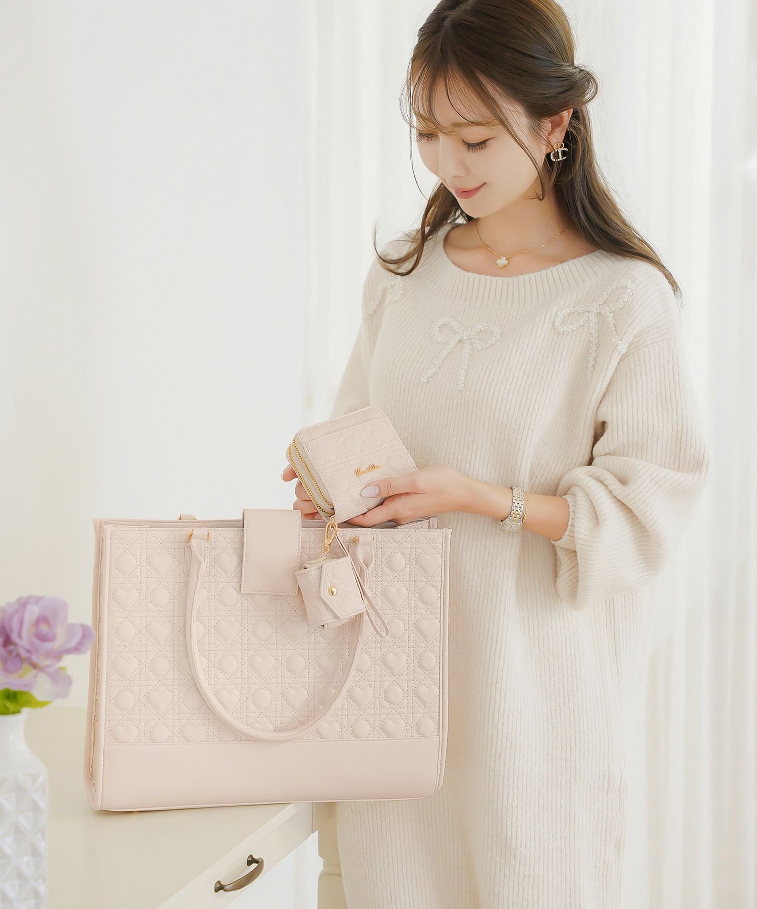 小物 グッズ ケース ポーチ 多機能 収納 仕分け イヤホンケース 合皮 ハート キルティング 上品 可愛い 財布 じゃばら コインケース キーリング キーケース リップ 印鑑 仕事 カード 診察券