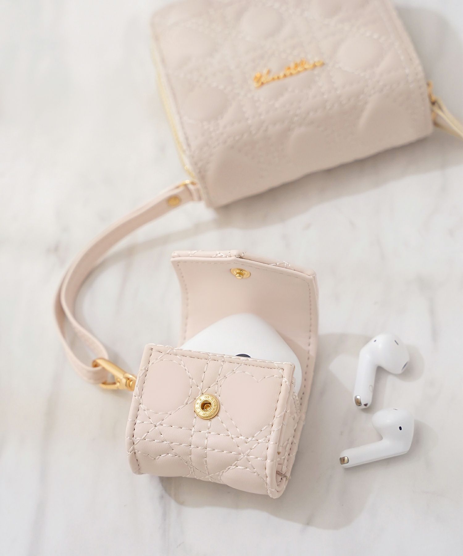 小物 グッズ ケース ポーチ 多機能 収納 仕分け イヤホンケース 合皮 ハート キルティング 上品 可愛い 財布 じゃばら コインケース キーリング キーケース リップ 印鑑 仕事 カード 診察券