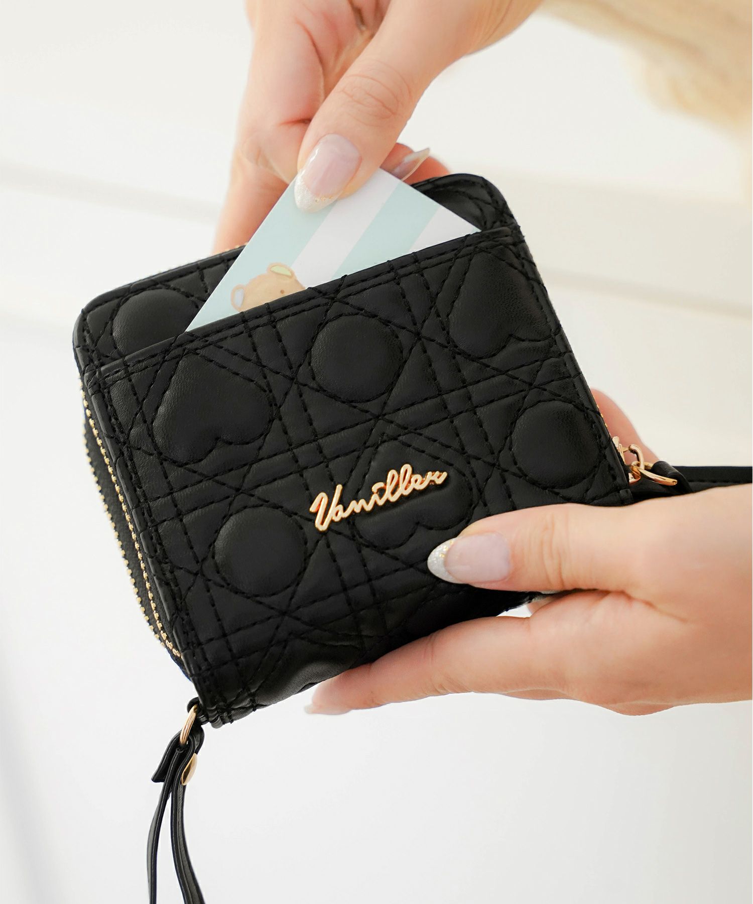 小物 グッズ ケース ポーチ 多機能 収納 仕分け イヤホンケース 合皮 ハート キルティング 上品 可愛い 財布 じゃばら コインケース キーリング キーケース リップ 印鑑 仕事 カード 診察券