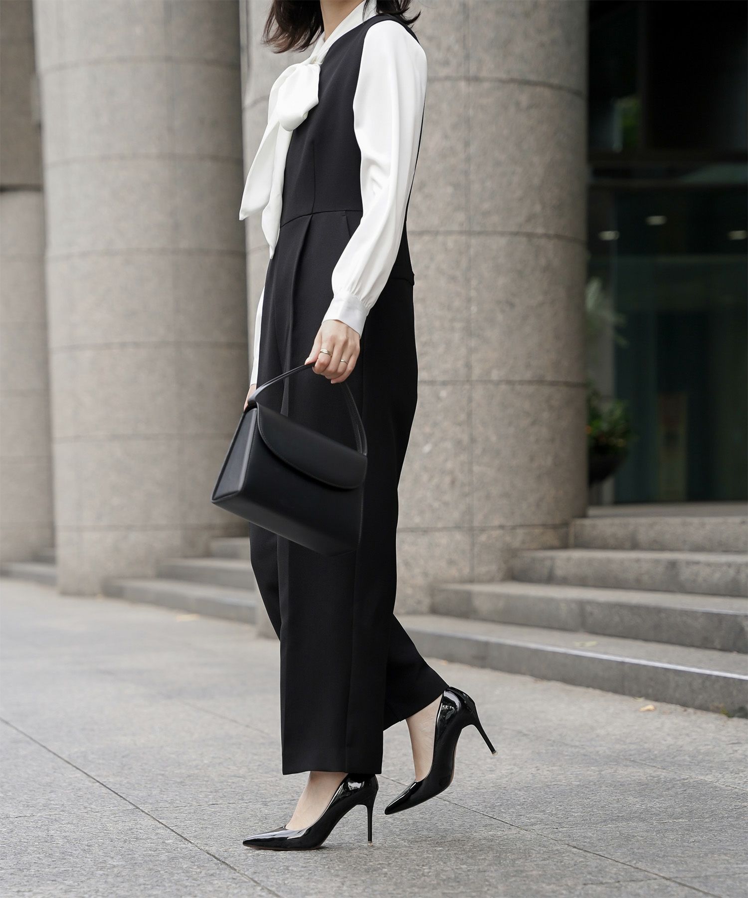 オケージョン対応 キーネックデザイン オールインワン 服 レディース おすすめ きれいめ おしゃれ ノースリーブ 手洗い ホワイト ブラック S M