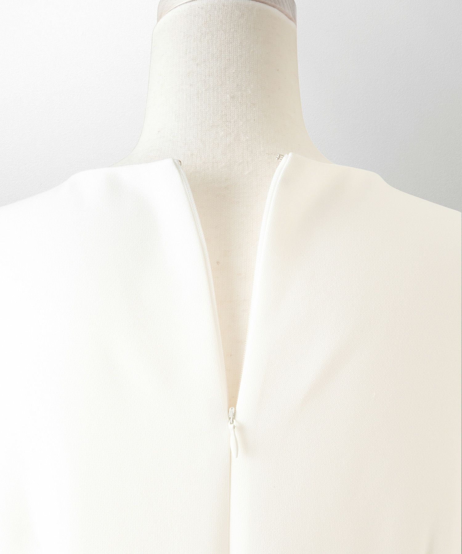 オケージョン対応 キーネックデザイン オールインワン 服 レディース おすすめ きれいめ おしゃれ ノースリーブ 手洗い ホワイト ブラック S M