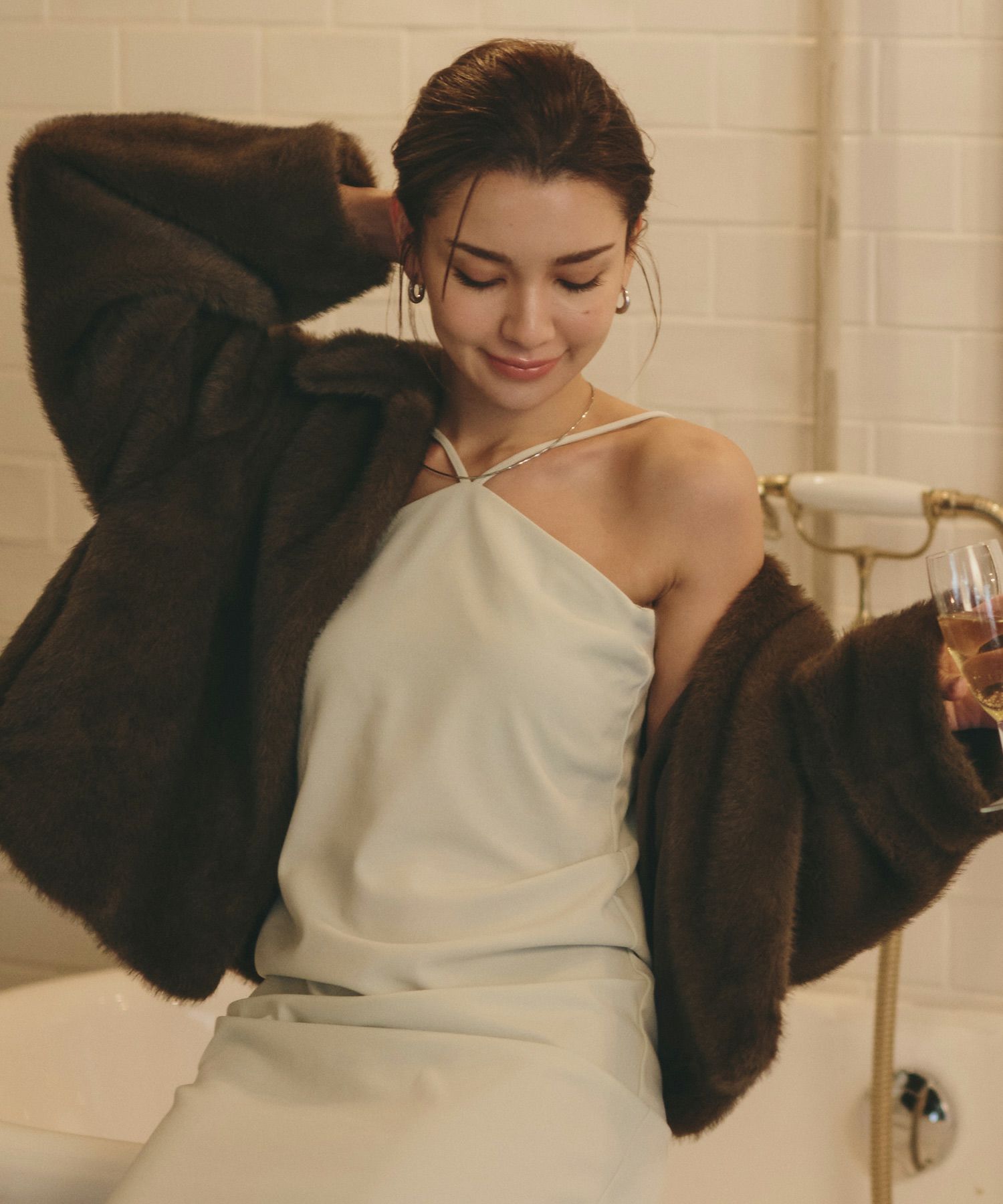 タイトワンピ アメスリ ホルターネック ルームウェア ラウンジウェア バックオープンモテワンピ お家デート デートコーデ ディナー クリスマス 美シルエット ドレス カットソー あざと可愛い 羽織 韓国風 綺麗め 細見え カジュアル KINO THE KEI