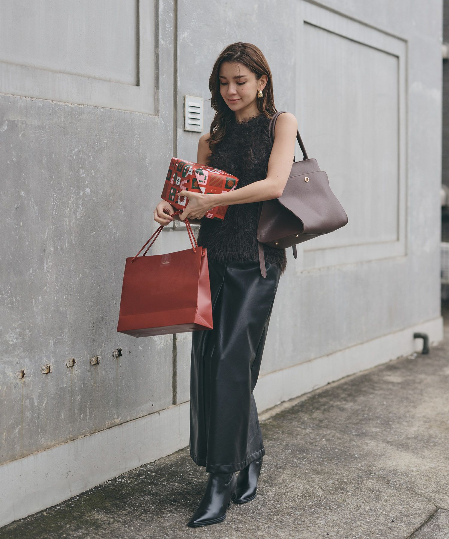 ファー 短丈ニット パーティ アメスリ モテニット デートコーデ ディナー クリスマス あざと可愛い タイトトップス 肌見せ 韓国風 綺麗め 細見え カジュアル KINO THE KEI