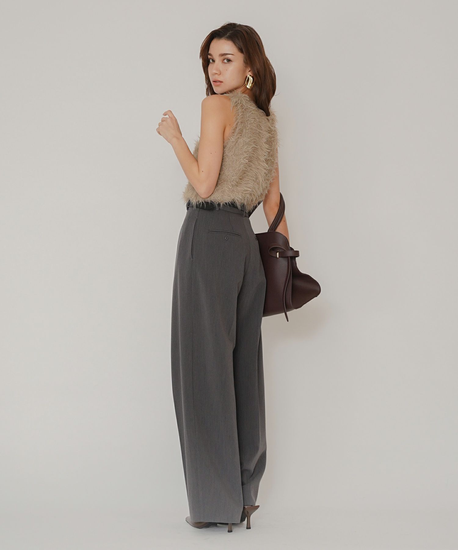 ファー 短丈ニット パーティ アメスリ モテニット デートコーデ ディナー クリスマス あざと可愛い タイトトップス 肌見せ 韓国風 綺麗め 細見え カジュアル KINO THE KEI