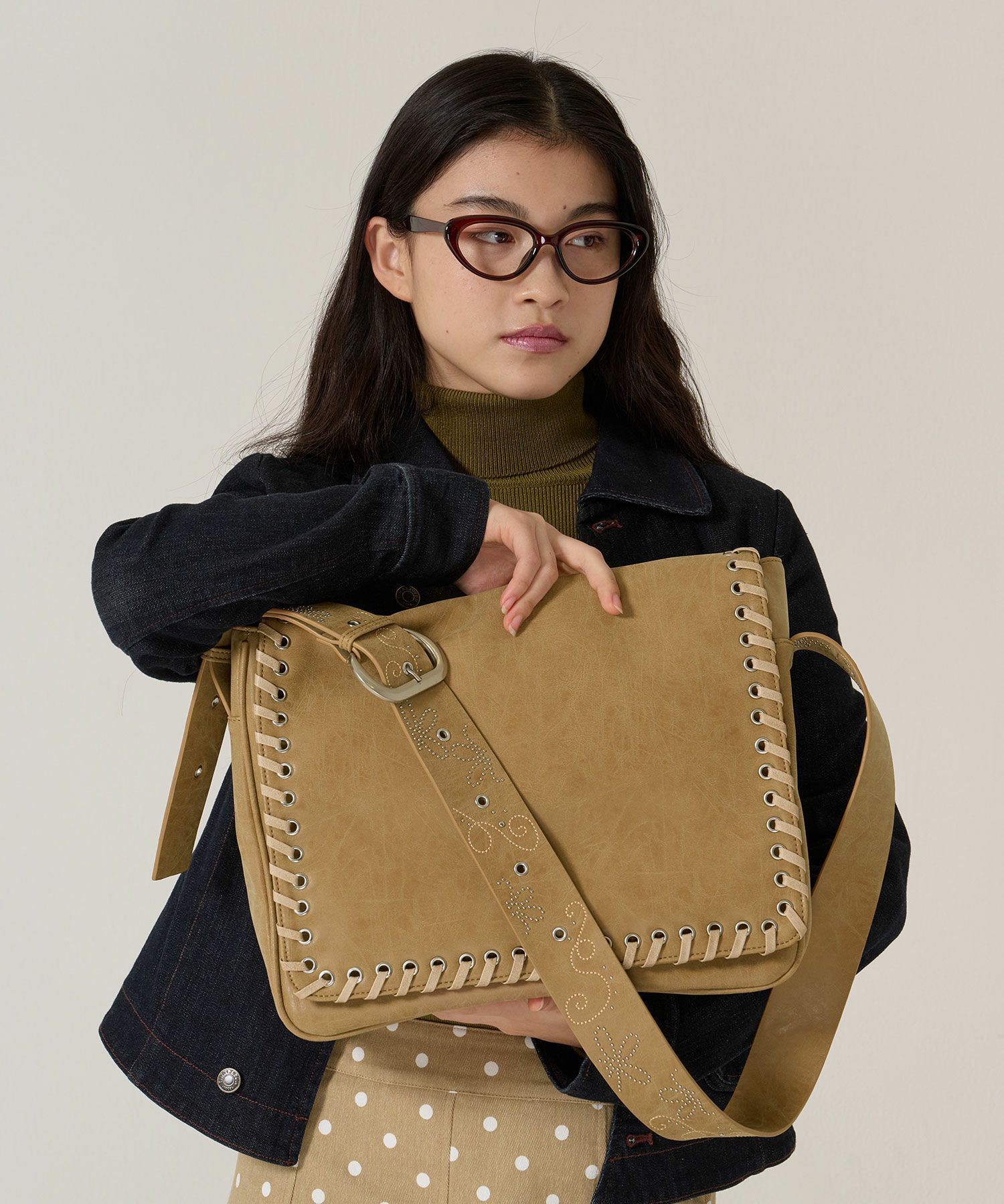 フェイクレザー メッセンジャー バッグ TINA：JOJUN 全2色｜tnj912