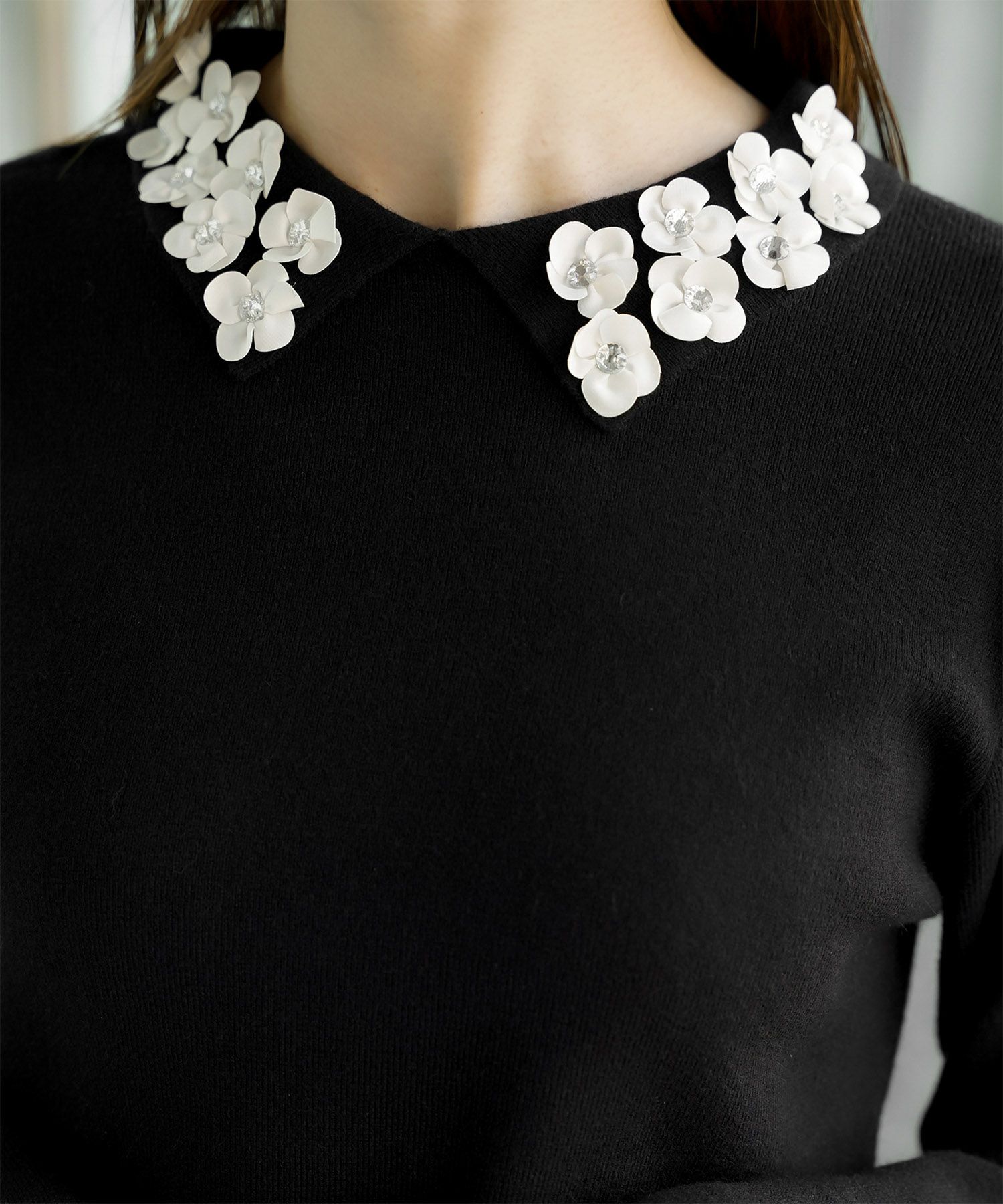 フラワーモチーフ 襟付き ニット トップス レディース フラワー サテン ビジュー 上品 ペプラム フレア アンゴラタッチ きれいめ 洗える アイボリー/ネイビーミックス/ブラックミックス M