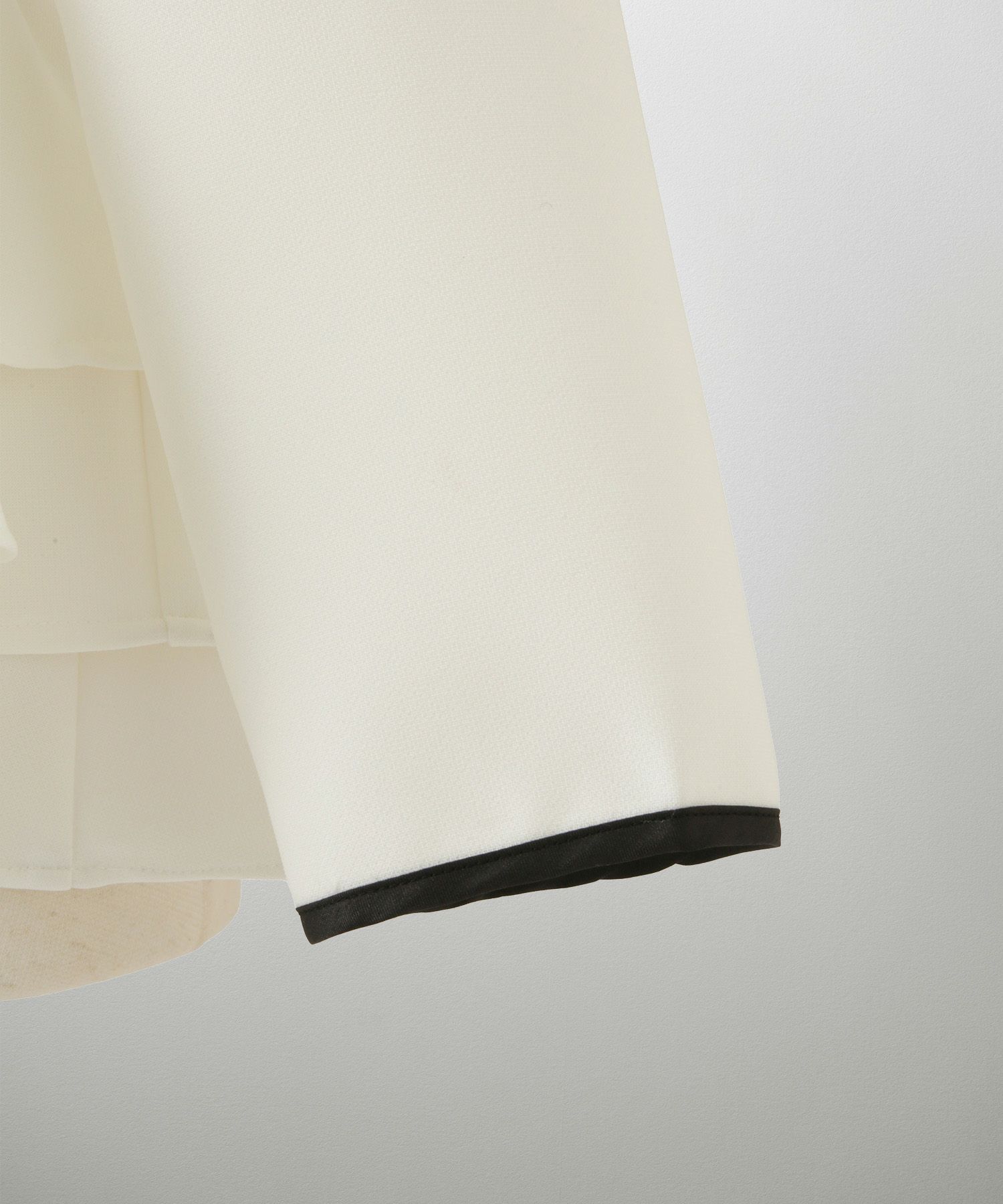 フリルヘム バイカラー ブラウス 襟 長袖 トップス フリル ホワイト ブラック M