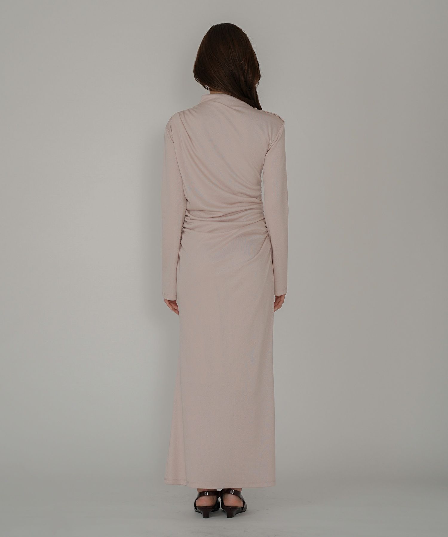 カットソー タイト オフショル ドレス ロングワンピ 前撮り 乾坤式 参列 二次会 パーティ ディナーラウンジ 女性らしい モテワンピ デートコーデ 大人 ディナー あざと可愛い 肌見せ 韓国風 綺麗め 細見え カジュアル スタイル盛れ KINO THE KEI