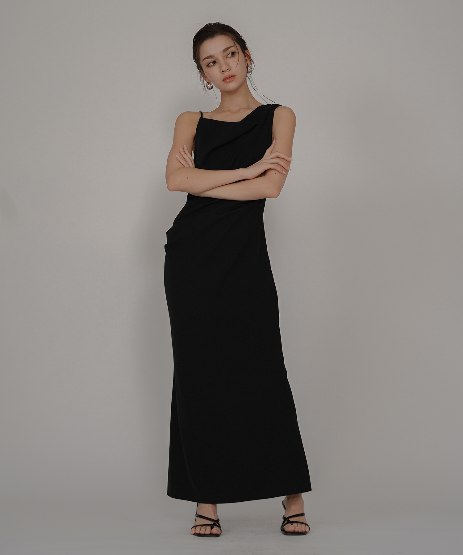 ドレス ロングワンピ 前撮り 乾坤式 参列 二次会 パーティ ディナーラウンジ 女性らしい モテワンピ デートコーデ 大人 ディナー あざと可愛い 肌見せ 韓国風 綺麗め 細見え カジュアル スタイル盛れ KINO THE KEI