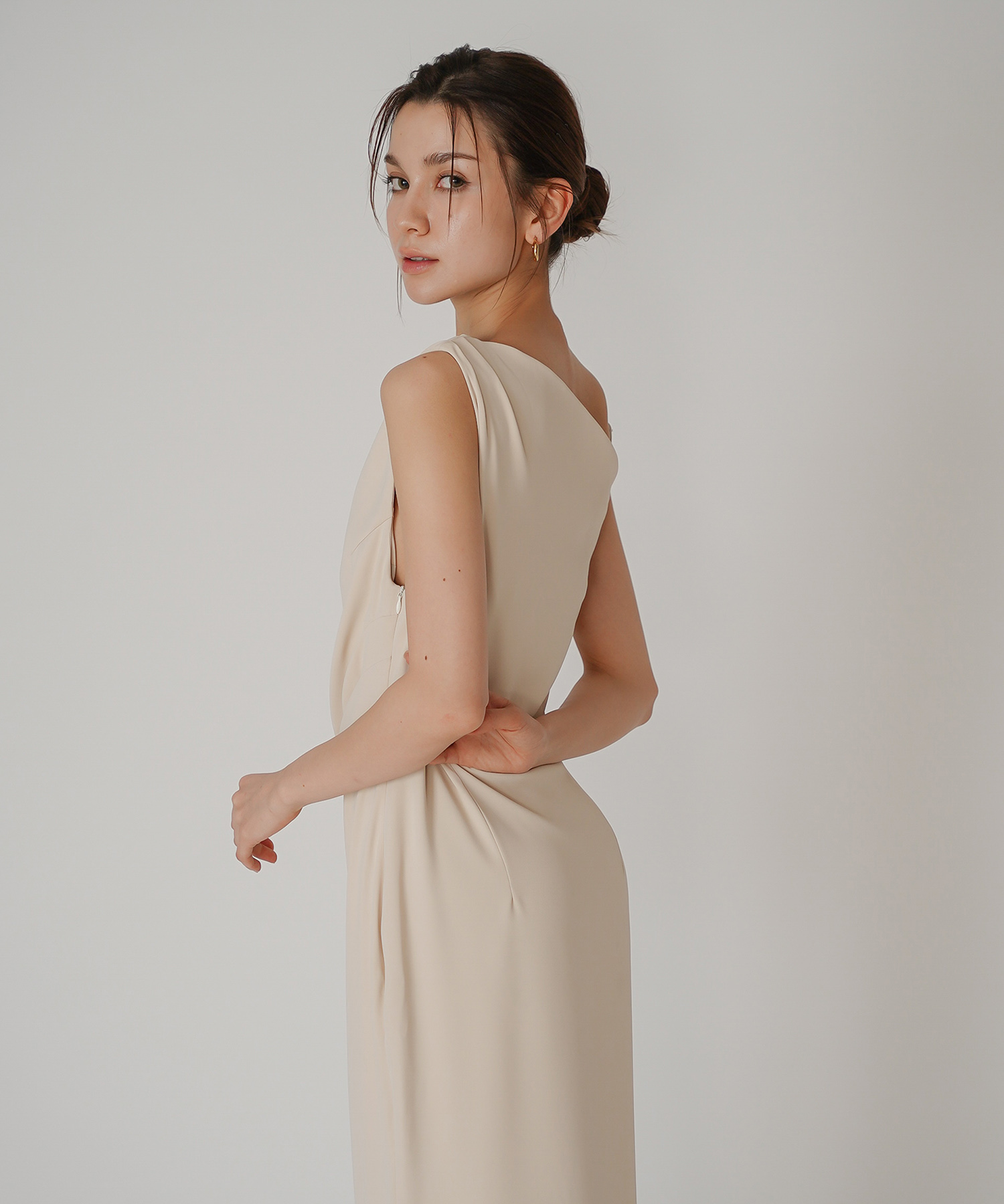 ドレス ロングワンピ 前撮り 乾坤式 参列 二次会 パーティ ディナーラウンジ 女性らしい モテワンピ デートコーデ 大人 ディナー あざと可愛い 肌見せ 韓国風 綺麗め 細見え カジュアル スタイル盛れ KINO THE KEI